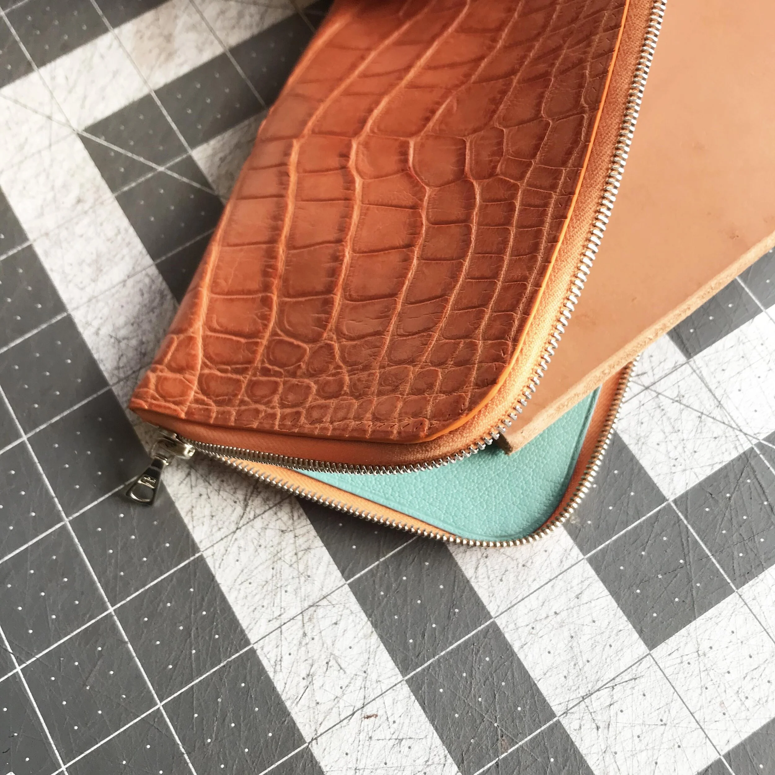 alligator wallet 2.jpeg