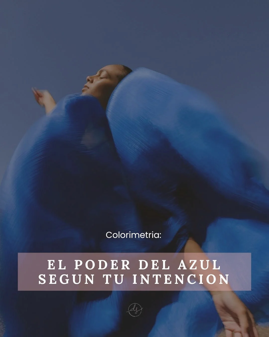 ✨ El azul es un color con múltiples significados: calma, confianza, elegancia y hasta misticismo🔵
Lo interesante es que cada tono de azul transmite una intención distinta, y usarlo estratégicamente puede ayudarte a proyectar jus