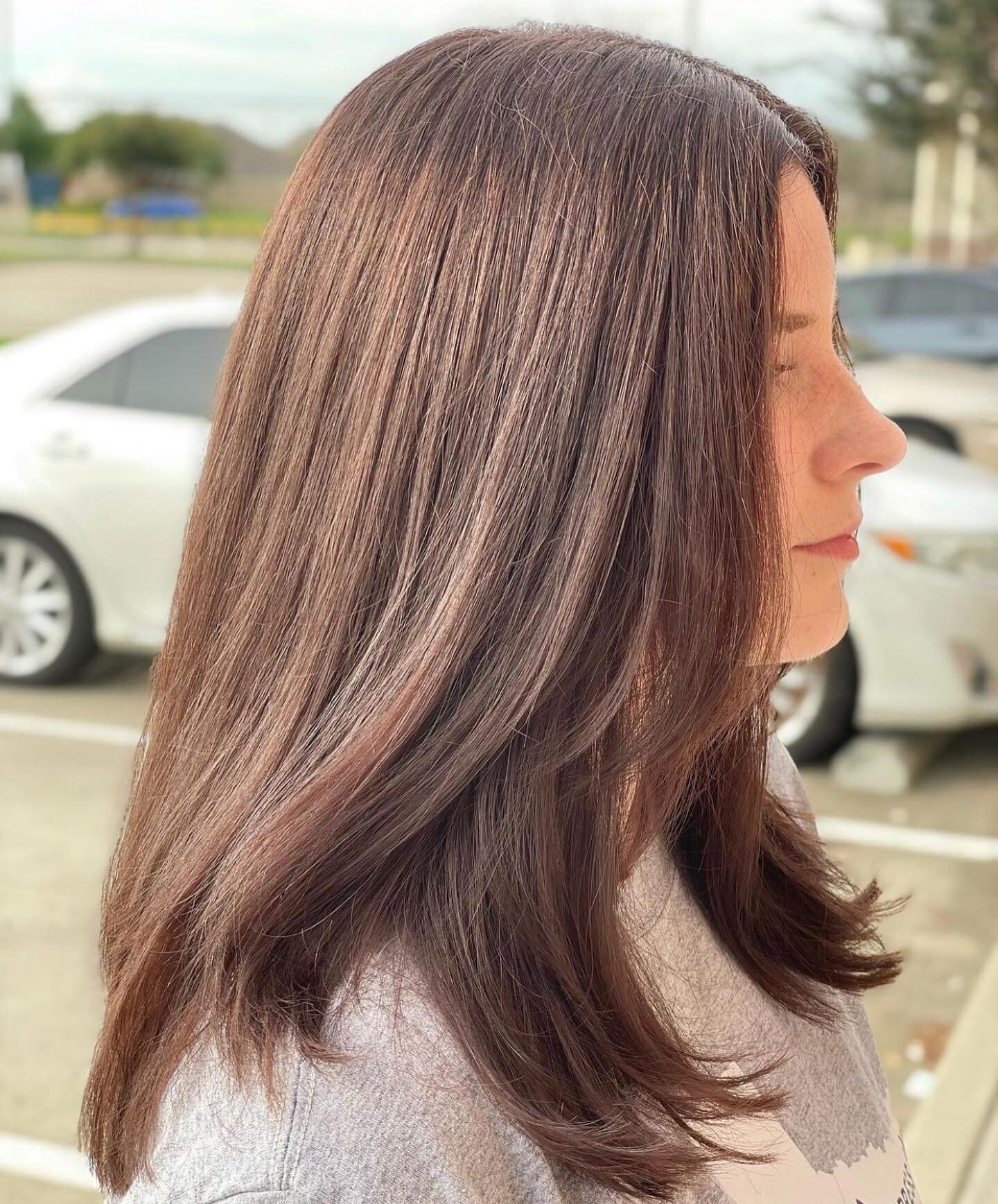 Going into Friday with great hair 🤩 
Hair transformed by @katherine.avedaarts 
.
.
.
.

#cypress #cypresstx #cypresstexas #cypresshairstylist #cypresshair #cypresshairsalon #cypressstylist #ctx #houston #houstontx #houstontexas #houstonhair #htx #ho