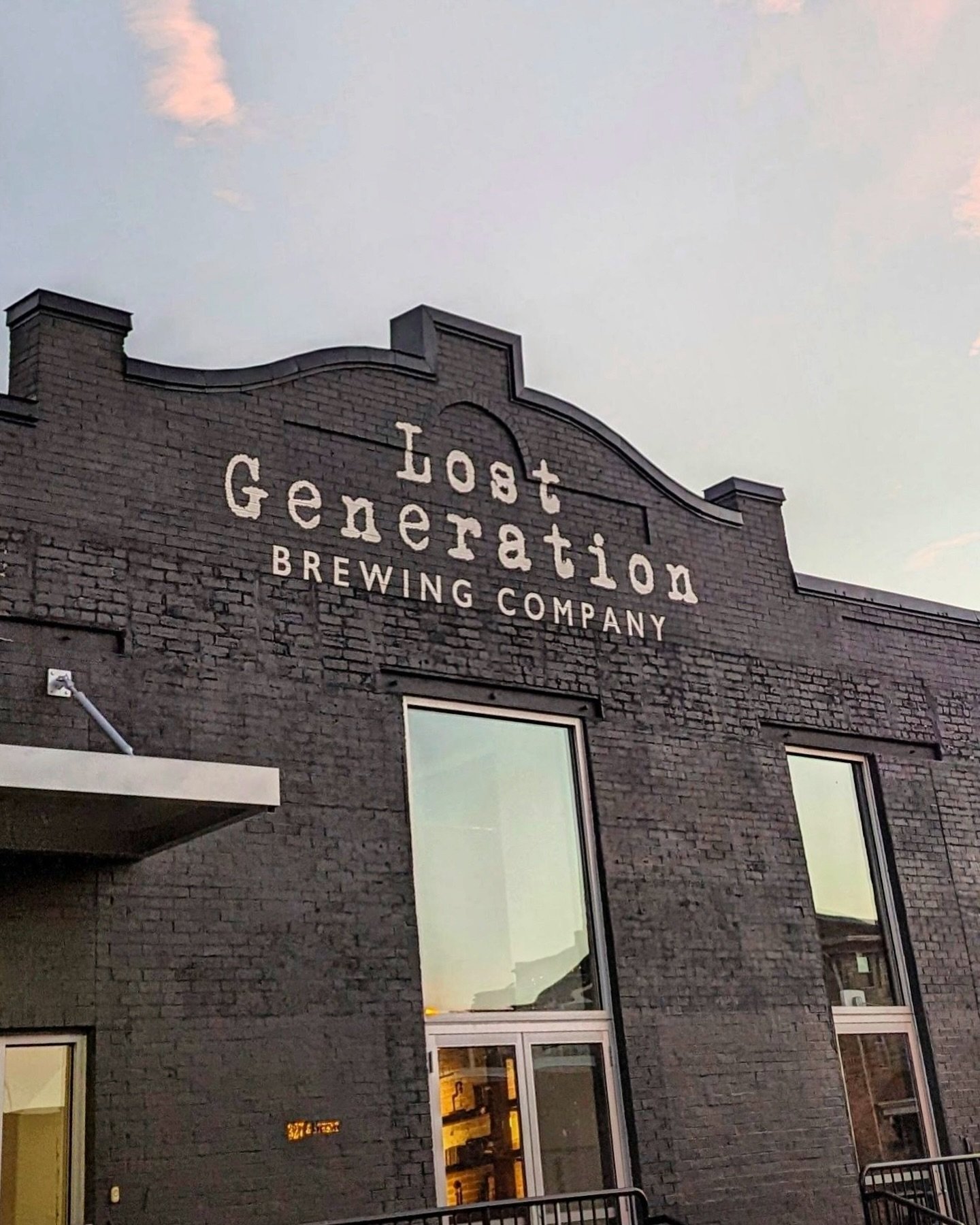Join us tomorrow morning for our weekend long run! This week we&rsquo;re starting from @lostgenbrewing at 9am for a a five mile loop. 
Stick around after the run for coffee and a special screening of a documentary by @thenoahweeks featuring NETC! ⠀⠀⠀