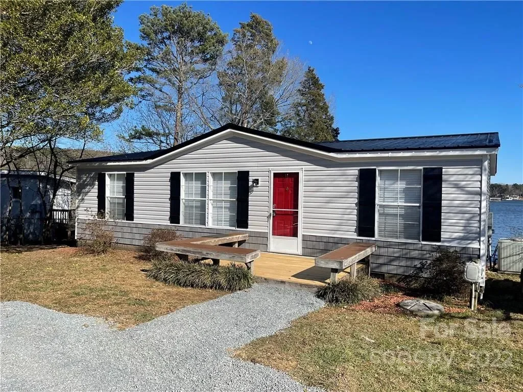 758 Pinehaven Dr, New London, NC