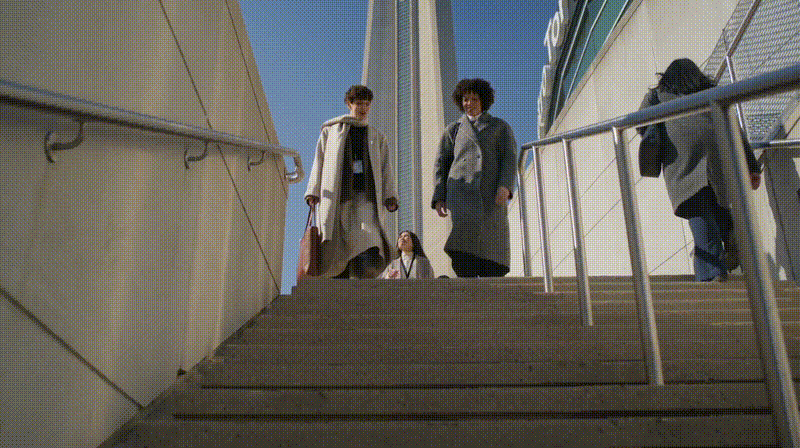 DC-BE--CN-Tower-Outside.gif
