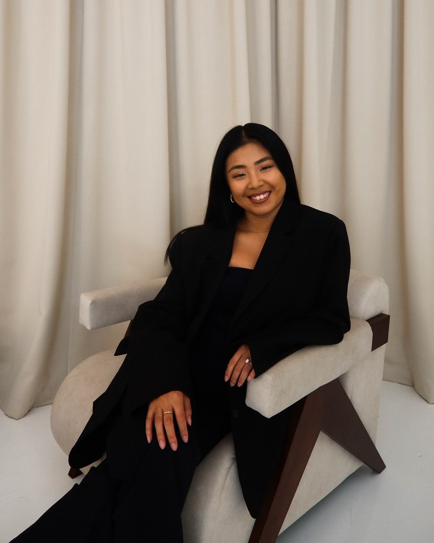 MEET YOUR DESIGNER 🙋🏻&zwj;♀️
It&rsquo;s been a minute &mdash; but I&rsquo;ve been head down with some beautiful client work and slowly refreshing things behind the scenes. Can&rsquo;t wait to share what&rsquo;s next!

I thought I&rsquo;d begin by r