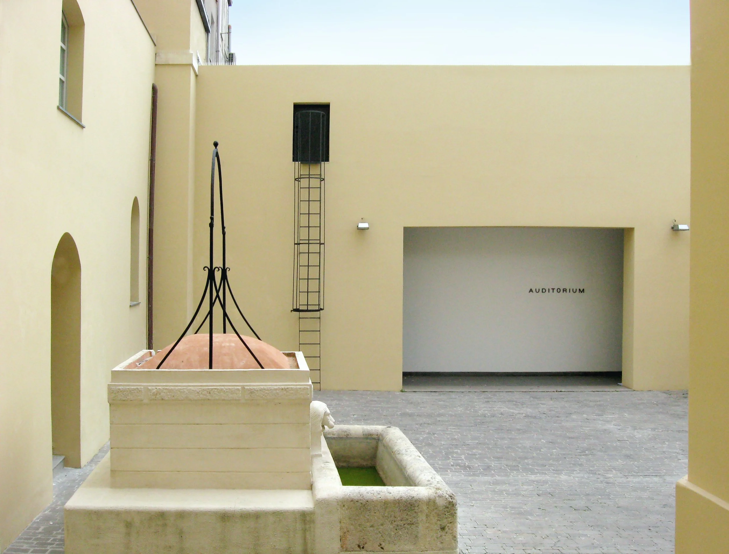 esterno 1.jpg