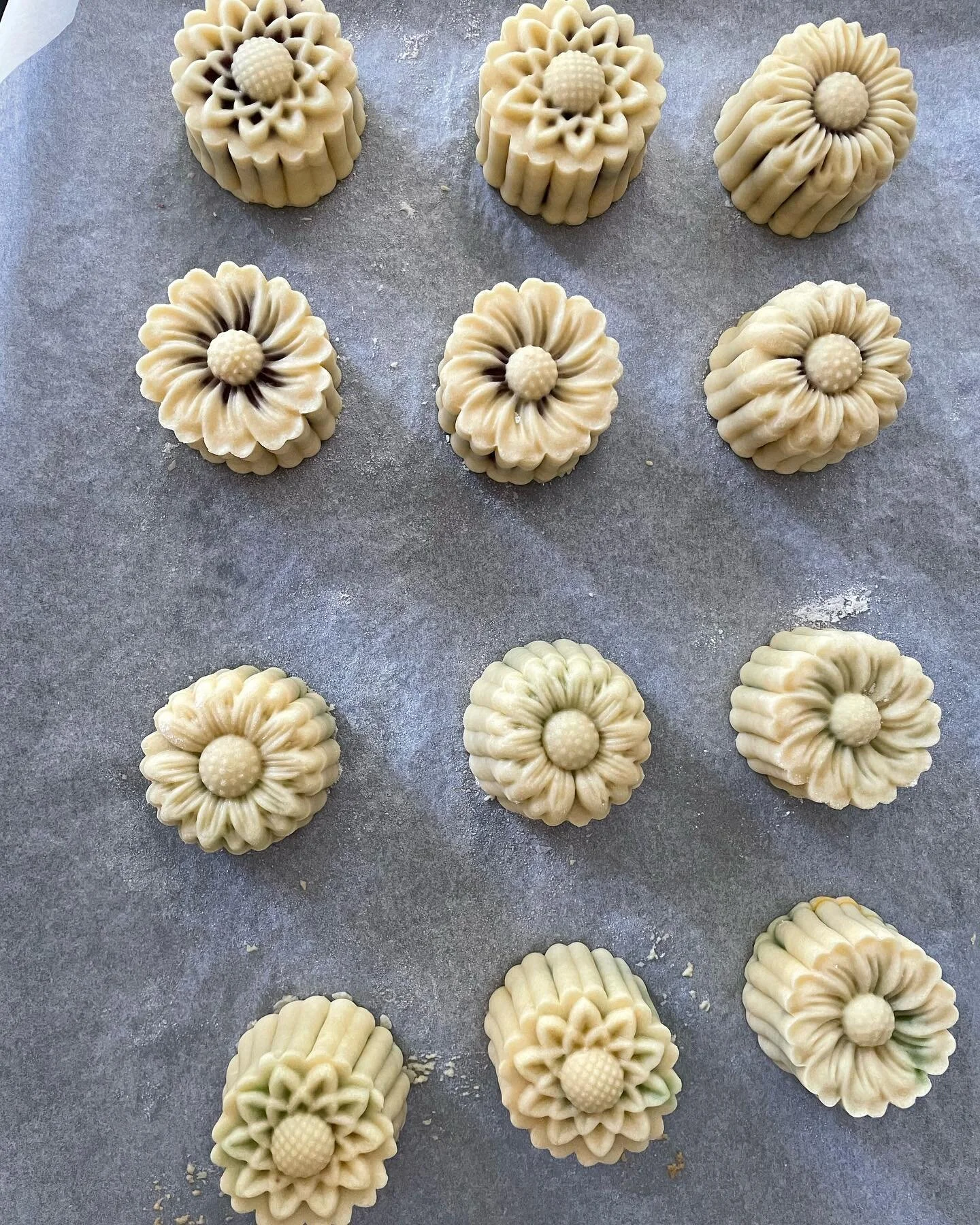#mooncake #original #redbeans #saltedduckegg #mungbean #kacanghijau #ovenbake