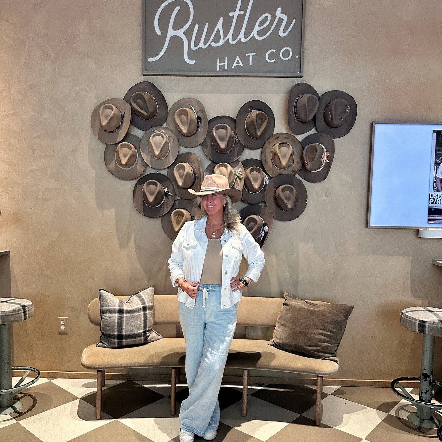 50 in Nashville. 🎶
Not just a birthday &mdash; a reset.

This wasn&rsquo;t just a getaway. It was me choosing joy, even when the timing wasn&rsquo;t perfect&hellip;

But I said yes.
Yes to adventure.
Yes to reconnecting with my husband.
Yes to remem