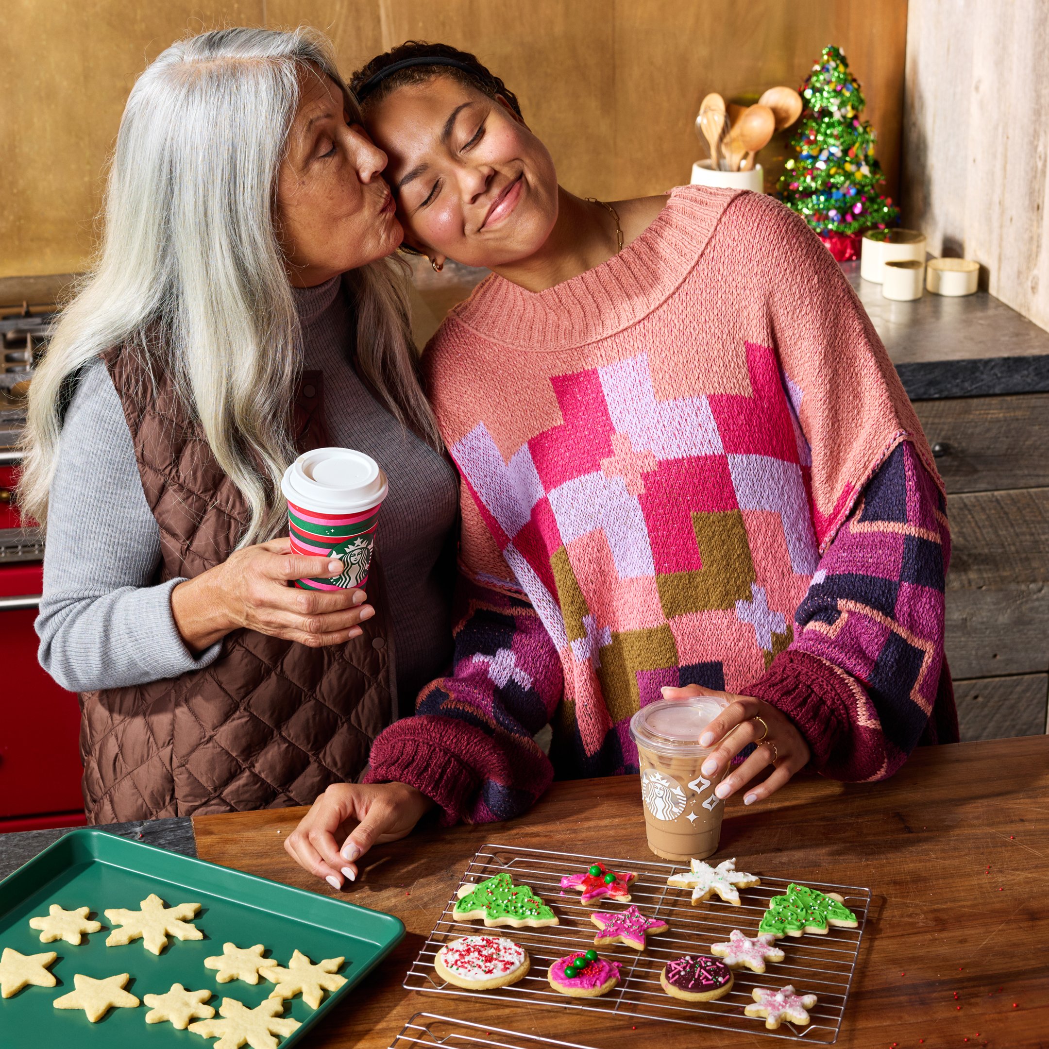 BSS_STB_HolidayFY24_FestiveLifestyle_SCAML_1x1_FINAL (1).jpg