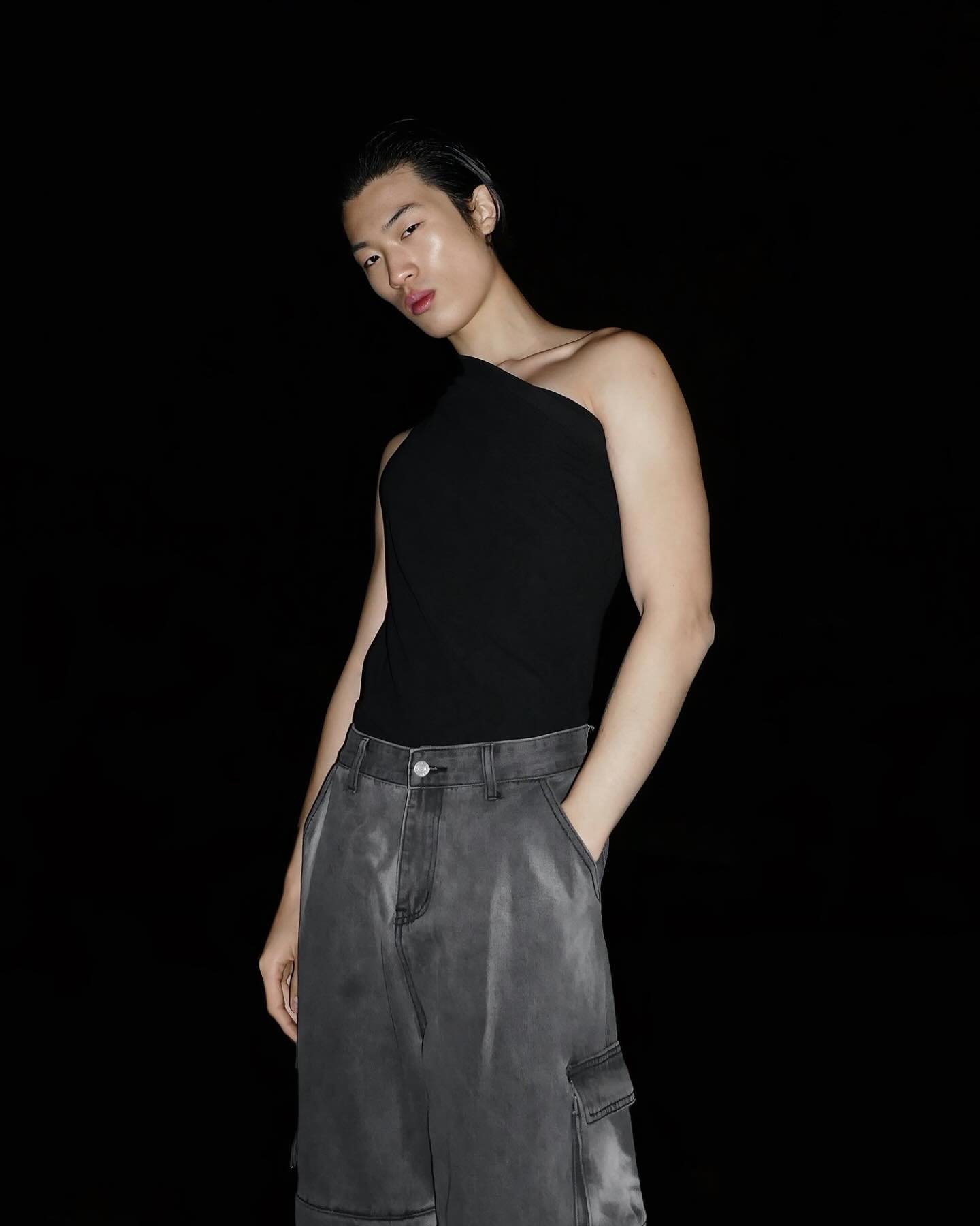 EFFORTLESS EVENING-WEAR

Shop the current collection with a small edit of pieces reduced for the bank holiday to revive your order in time. 

#bougiestudios #menswear #queerfashion