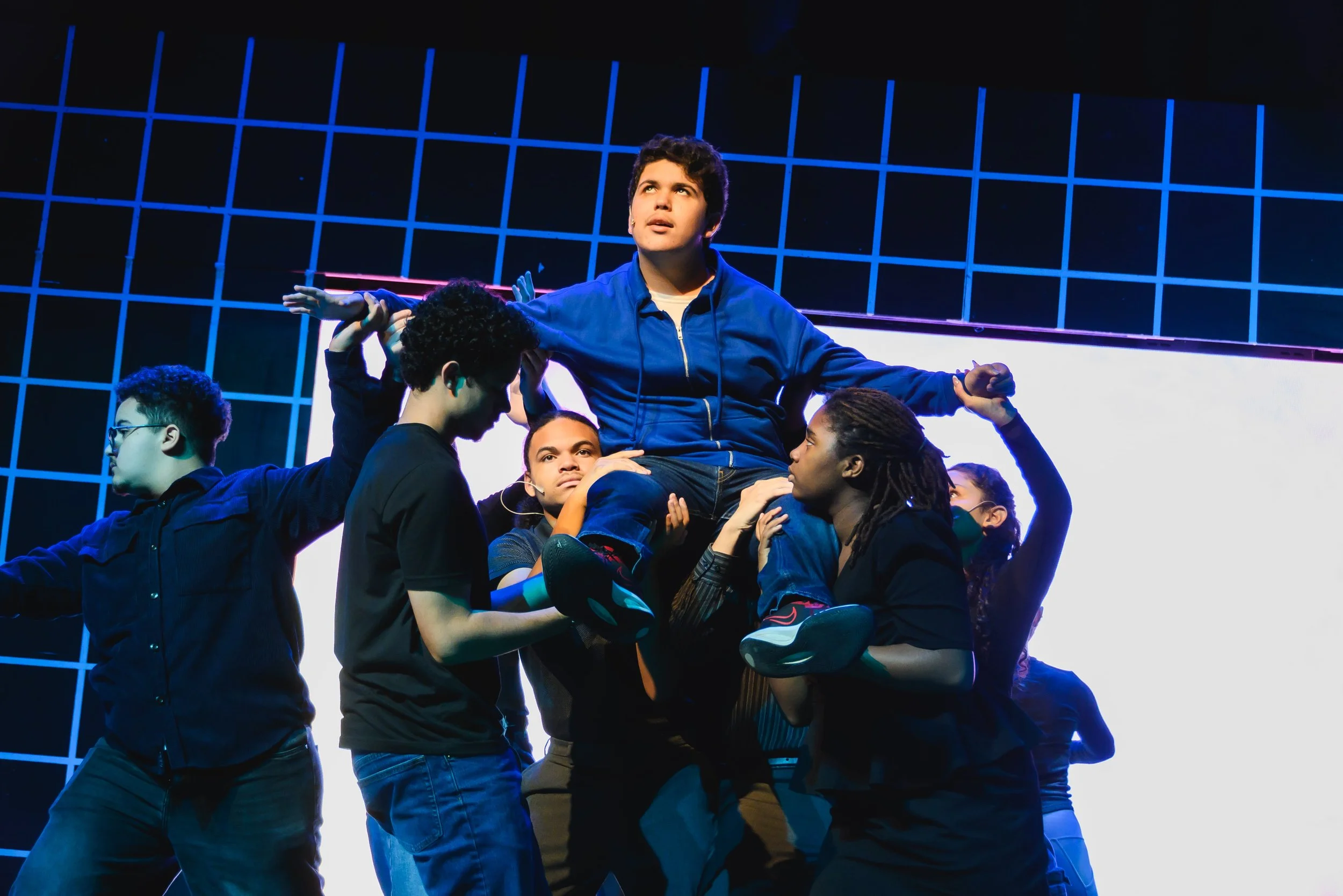 CuriousIncident_UniversityHighSchool_Production_PhotoAshleighAnnGardner-402-min.jpg