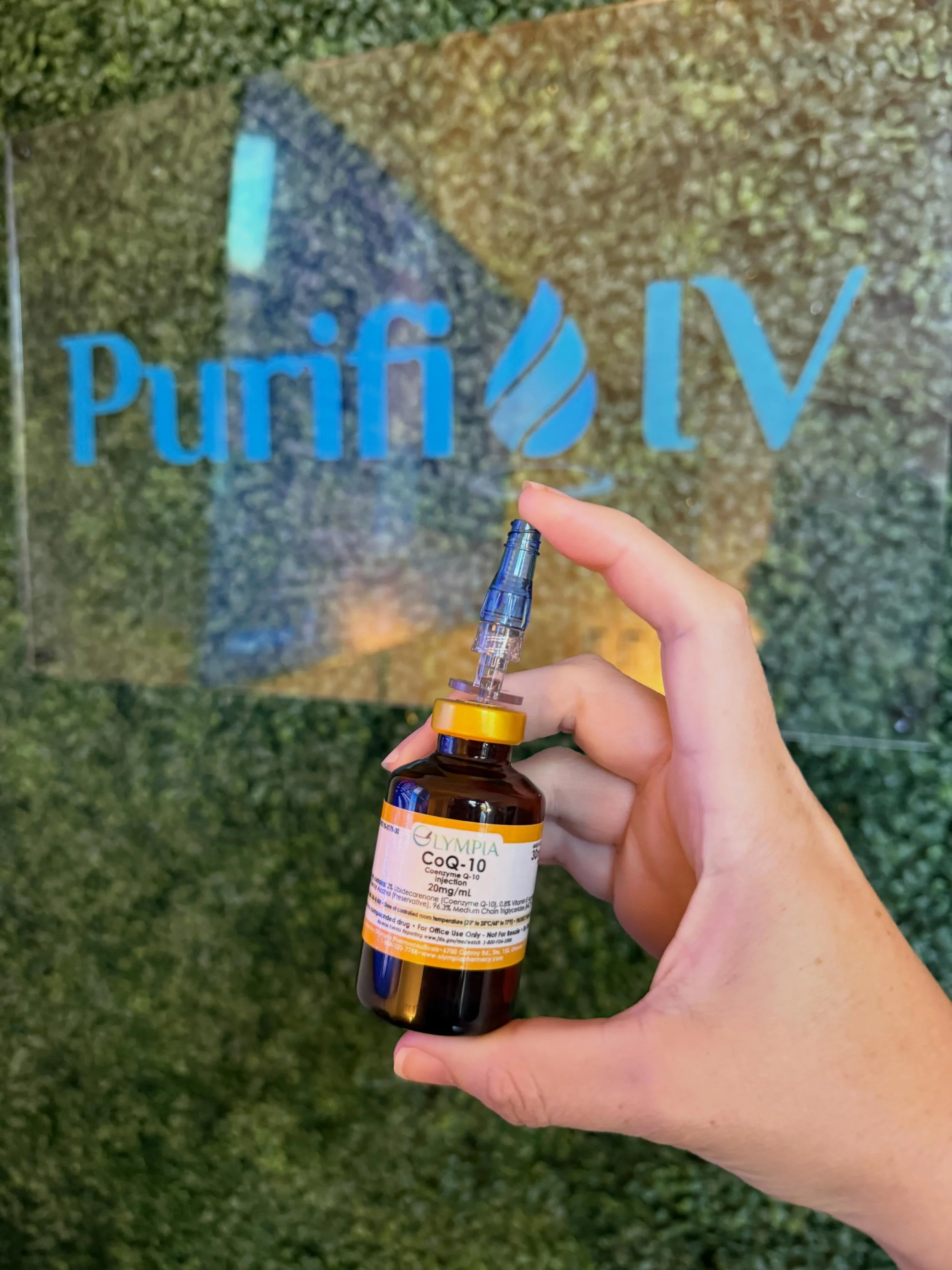 NEW PRODUCT ALERT 🚨 

A little love for your cells ✨ CoQ10 is a nutrient your body naturally makes to help turn food into energy. It also acts as an antioxidant, helping protect cells from everyday wear and tear. Curious about CoQ10 injections? Ask 