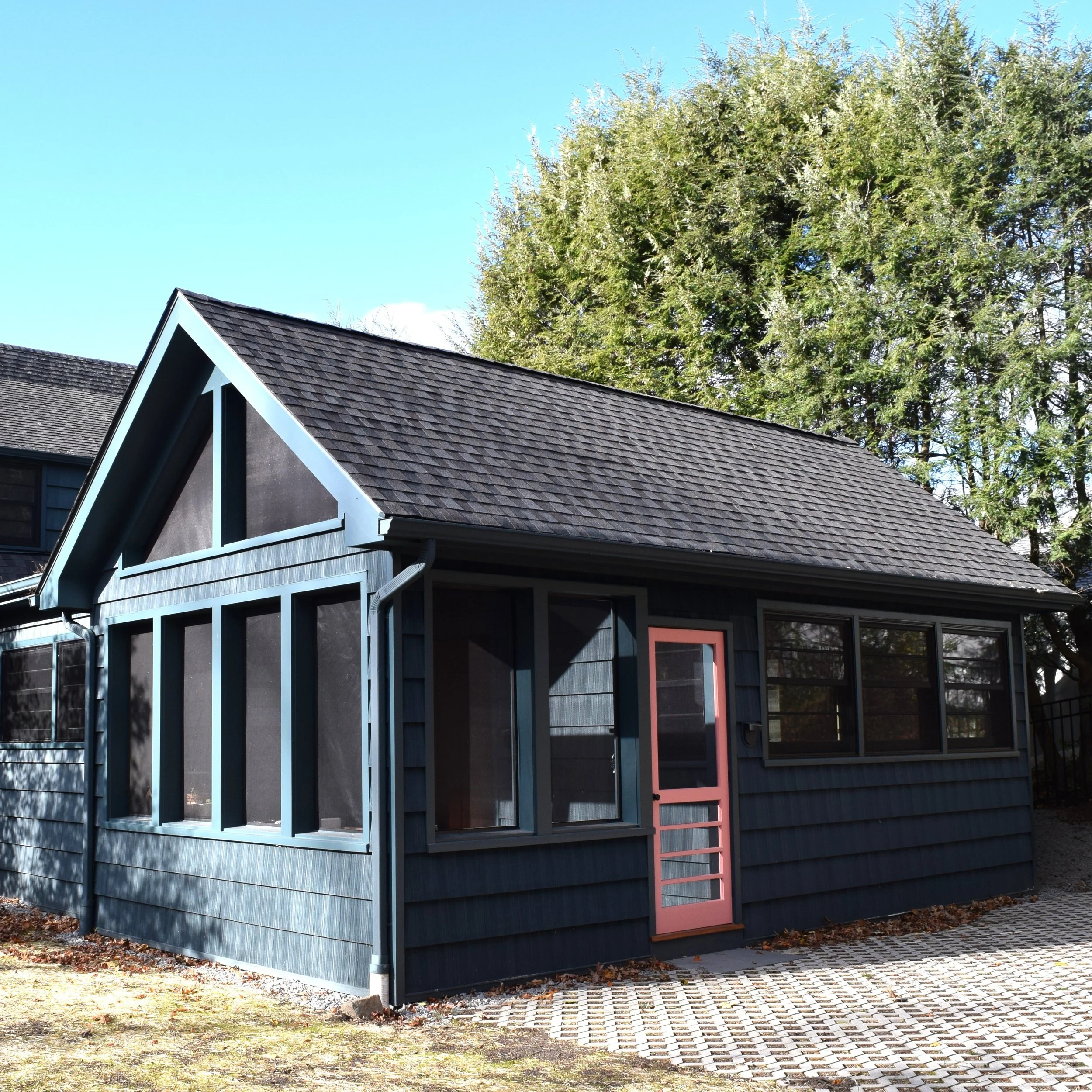 18 Morris Ave exterior photo website 2.JPG