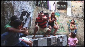 CAXIMINGO-Nuambe-Nathalie-MELOT-TAKING-A-WALK-1-low.gif