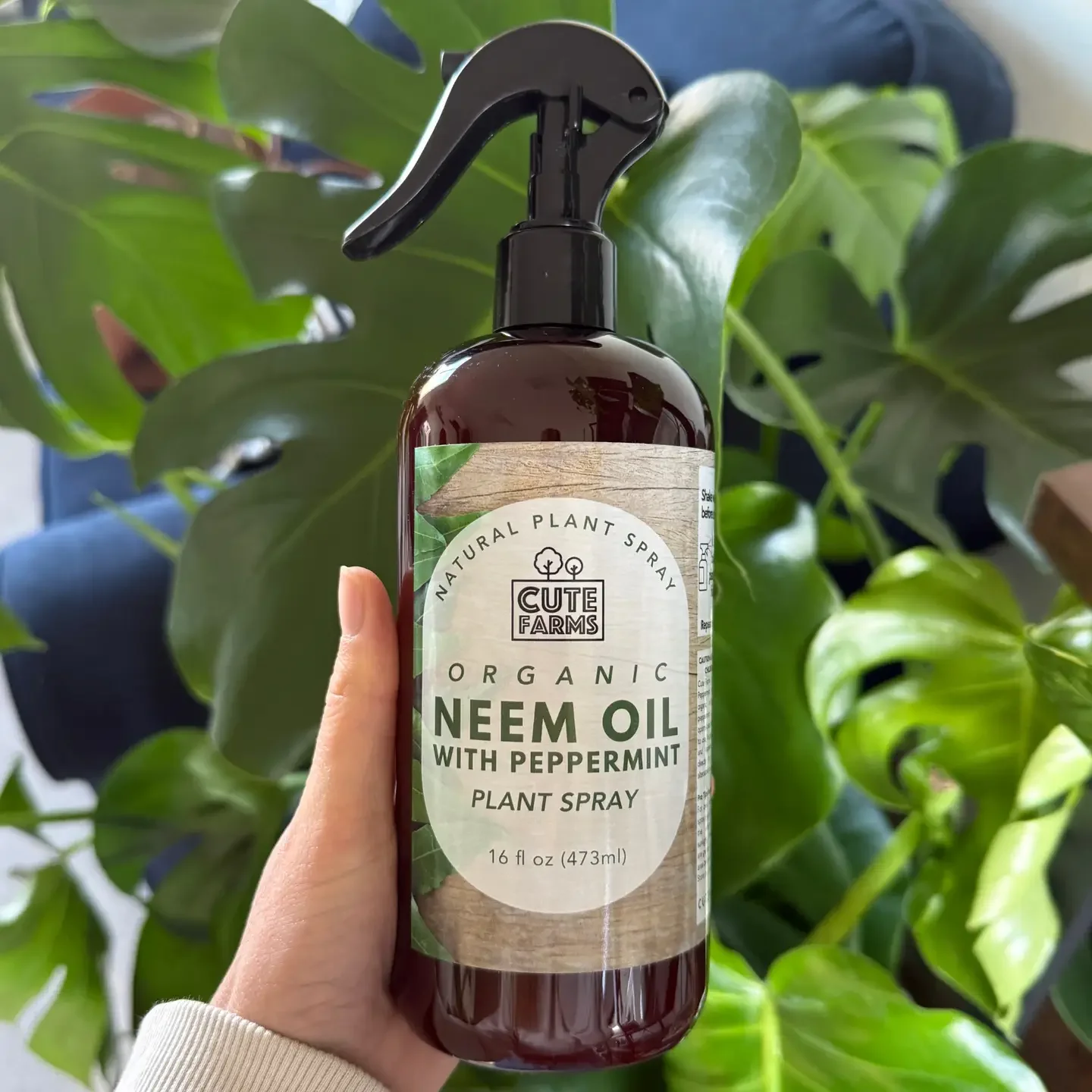 Organic Neem Oil with Peppermint3.webp