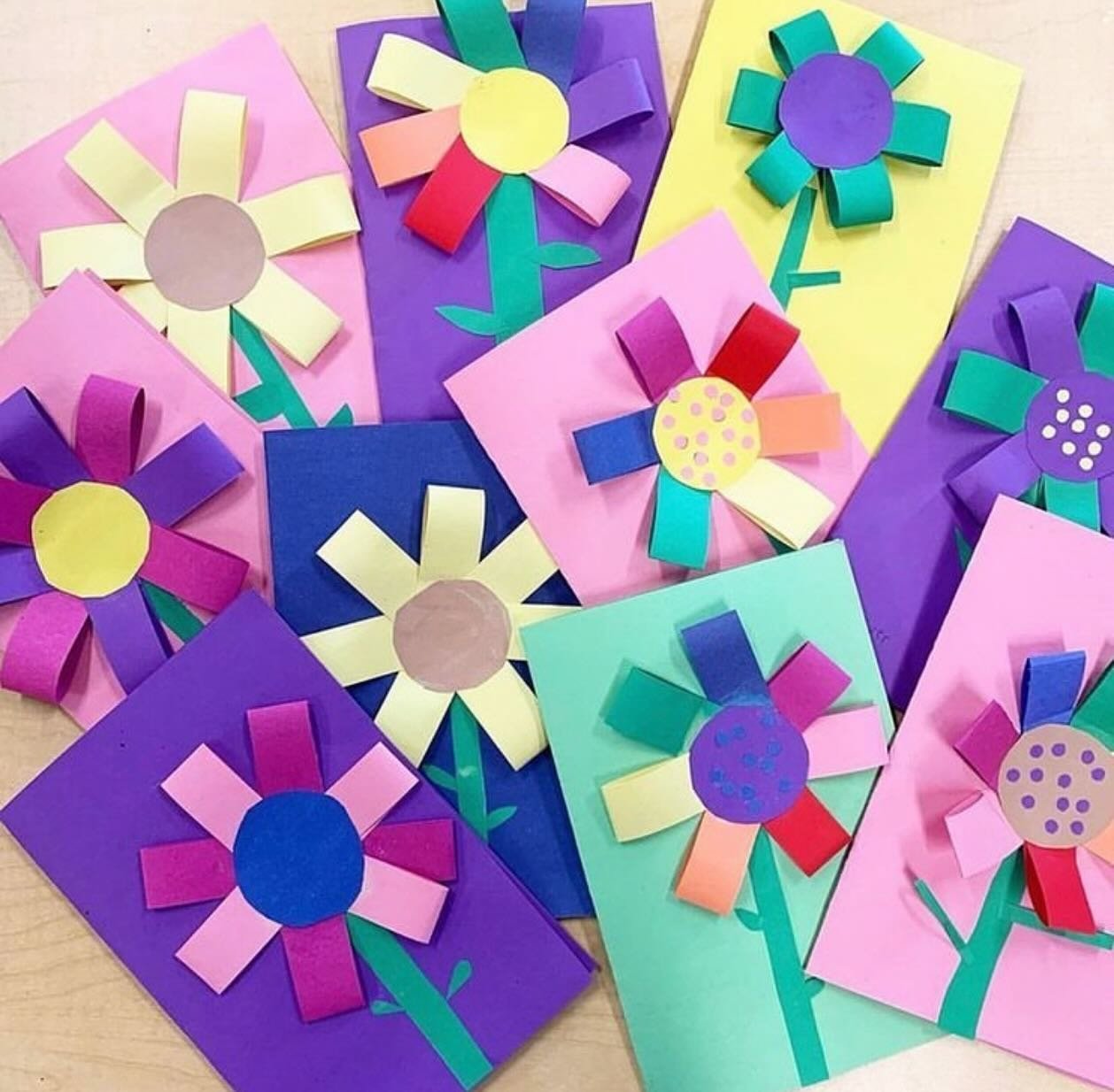 3D Mothers Day/Important adult day cards 

This no paint project means less mess and is quick to put together. 

Instructions on my blog (link in bio).

#Frenchteachers #frenchimmersion #2eannée #3eannée #deuxièmeannée #troisièmeannée #iteachfr