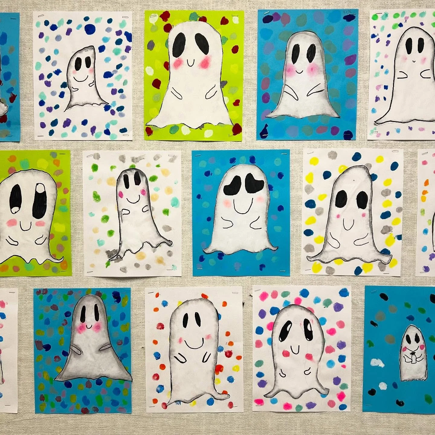 Who you gonna call? 👻 

Cutie little Gustavo ghosts up in the hall.