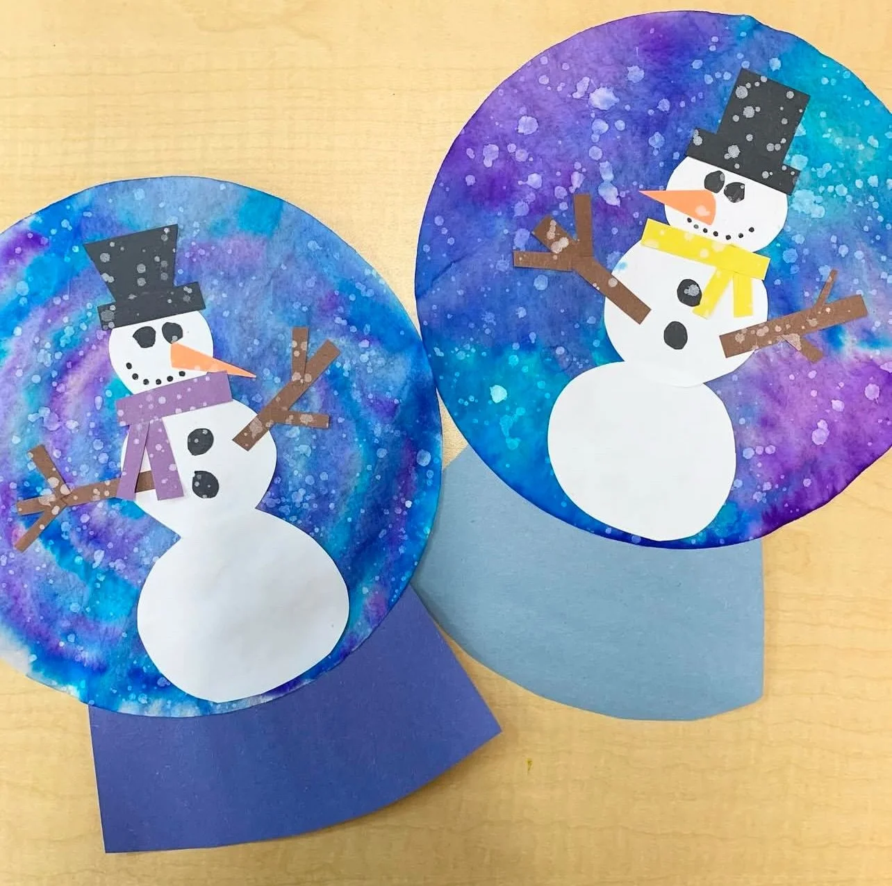 Coffee filter snow globes! You can use this idea and put anything inside. 

Full instructions on the blog. Find this project in the winter art section. 

#Frenchteachers #frenchimmersion #grade3 #grade2 #primaryteacher #canadianteacher #bcteachers #a