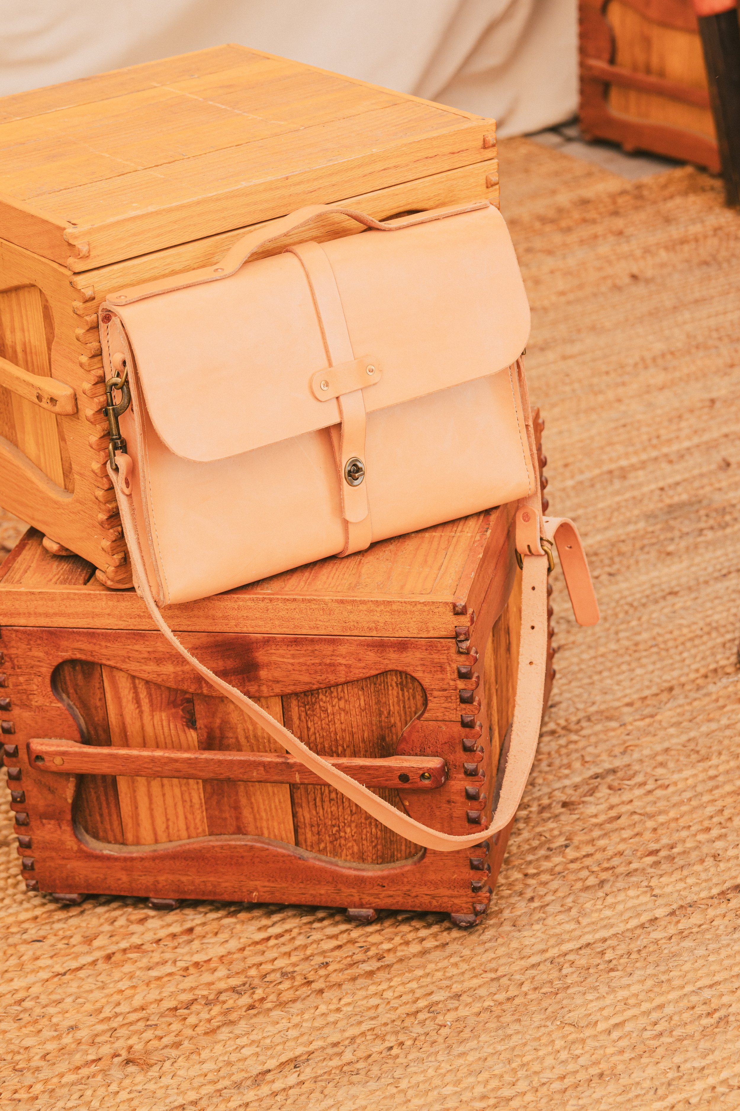 Natural Leather Messenger Bag – Timeless and Elegant "Beautiful natural leather messenger bag handcrafted with full-grain leather and solid brass hardware. Designed to age gracefully