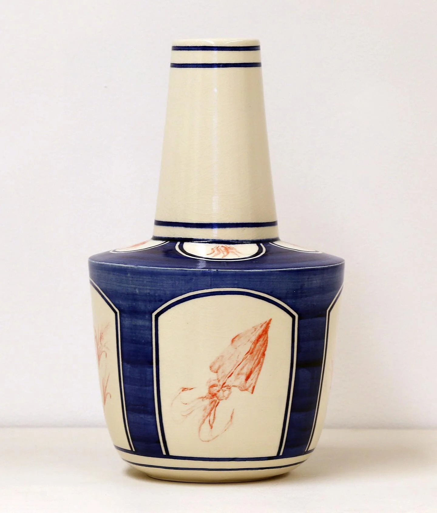 Another piece from the show. If you haven&rsquo;t had a chance to check out the exhibition yet, it will be up until January 16th @ogdenmuseum !

Nước Mắm Vase, 2021

Photo: @selina_mckane 

#ceramics #ceramicart #pottery #blueandwhiteporcelain #vietn