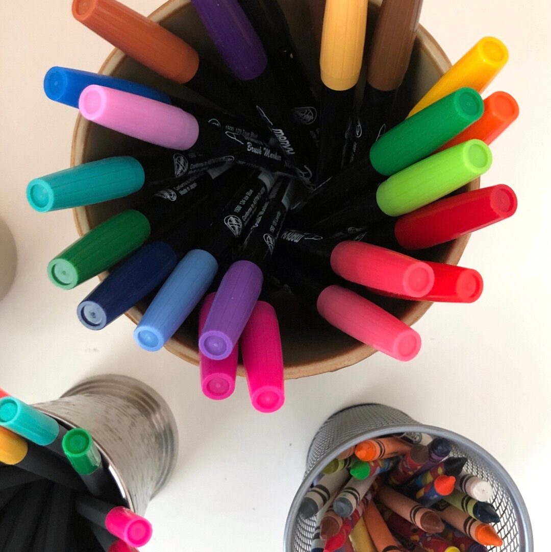 Need an easy New Year's 🎉 refresh? Open your  junk drawer and declutter dried-out markers and pens! ​​​​​​​​
​​​​​​​​
I went through our pen drawer, and was able to sort out at least 20 pens that our family does not need, and I was still able to kee
