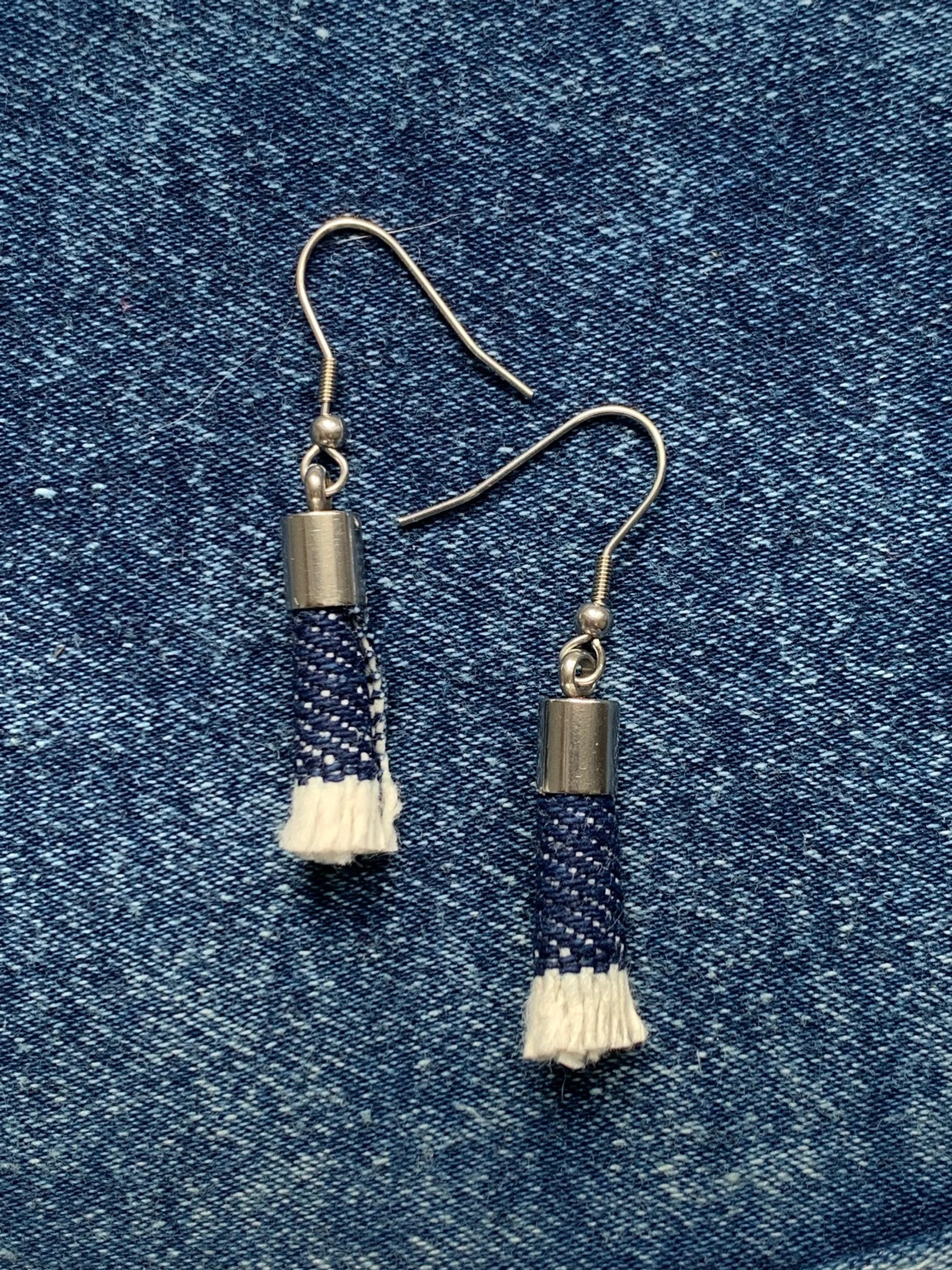 Boucles d'oreilles crochets breloques jeans denim coton acier inoxydable.1.jpg