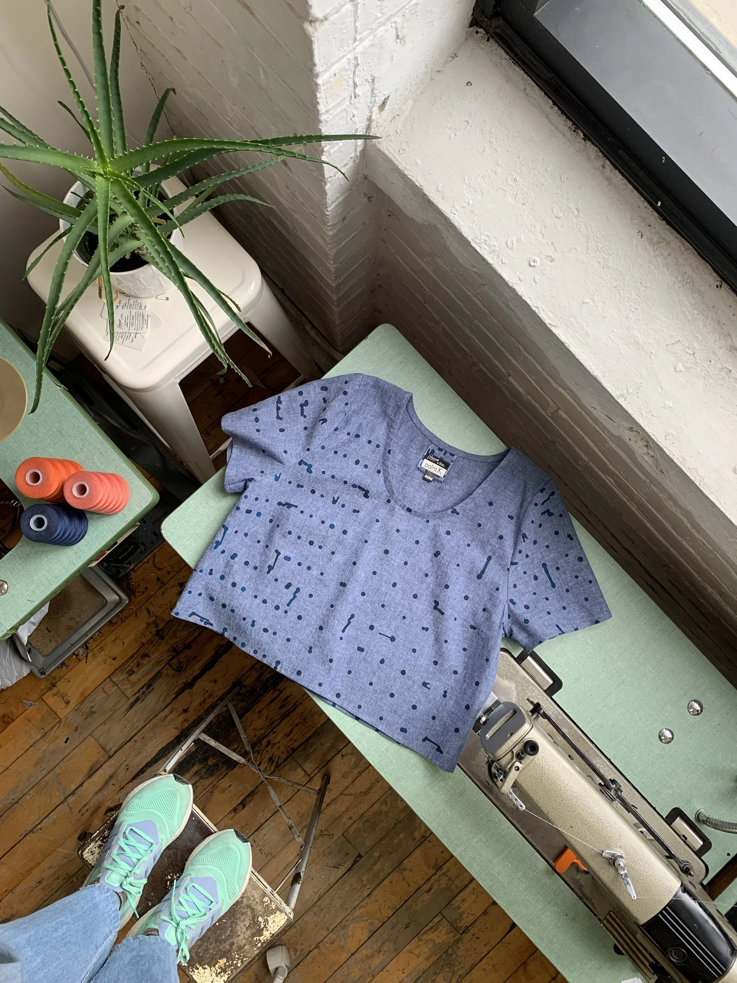 Blouse coton lin bleu point K Pascale VIau.2.jpg