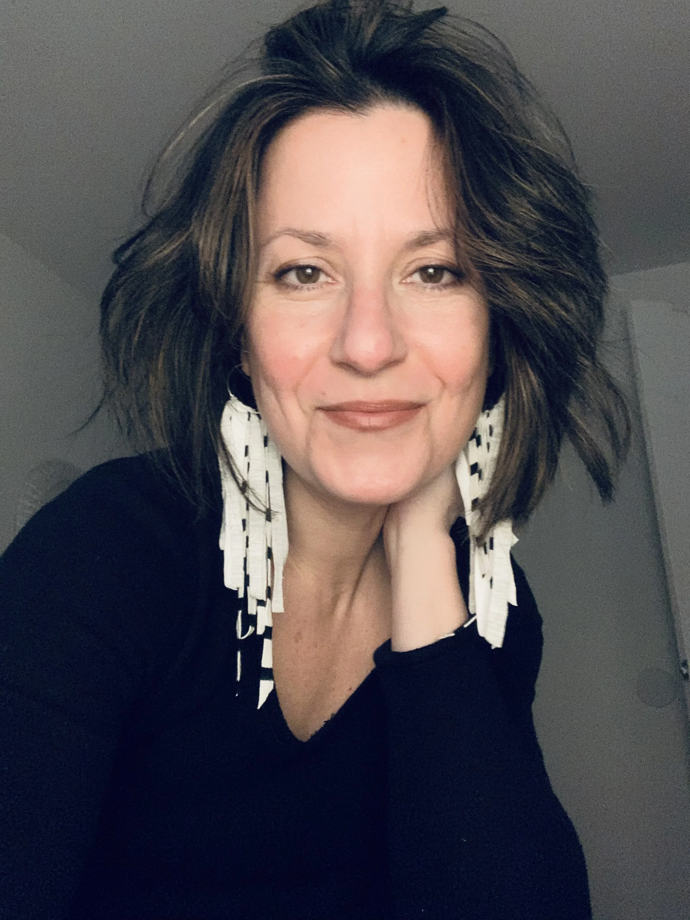 Boucles d'oreilles anneaux argent sterling grandes franges blanc noir.jpg