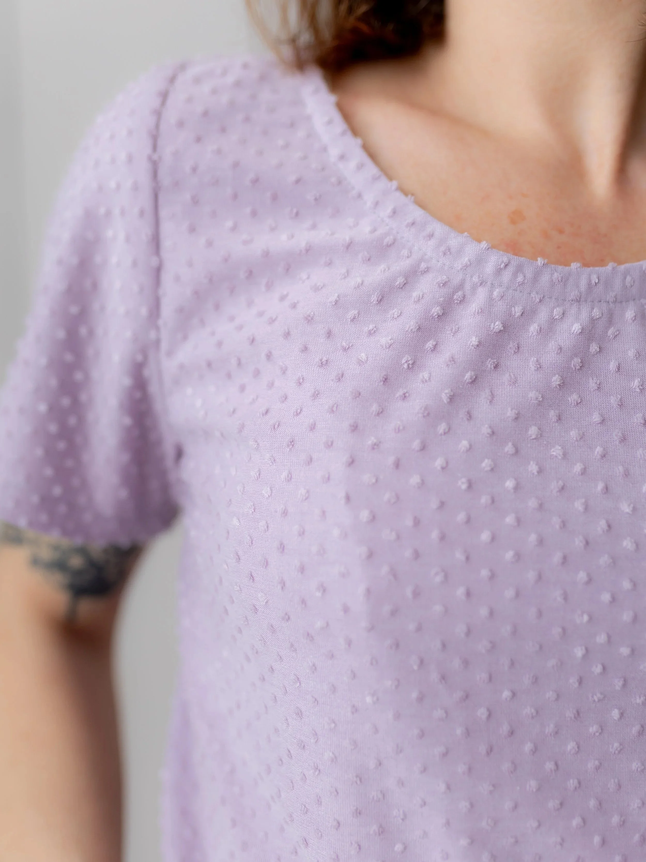 T-shirt+perle+lilas+gros+plan.jpg