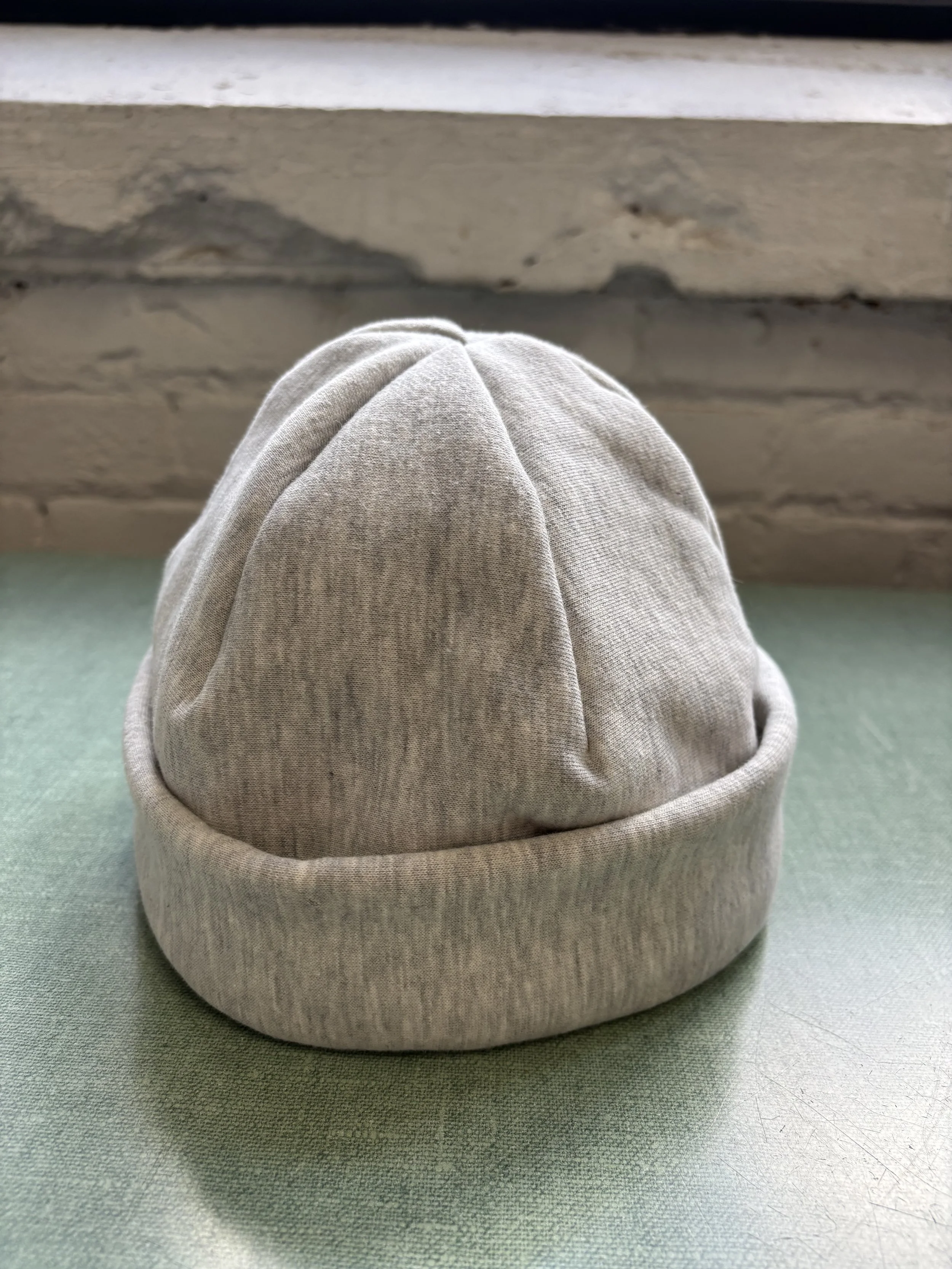 Tuque gris chiné.jpeg