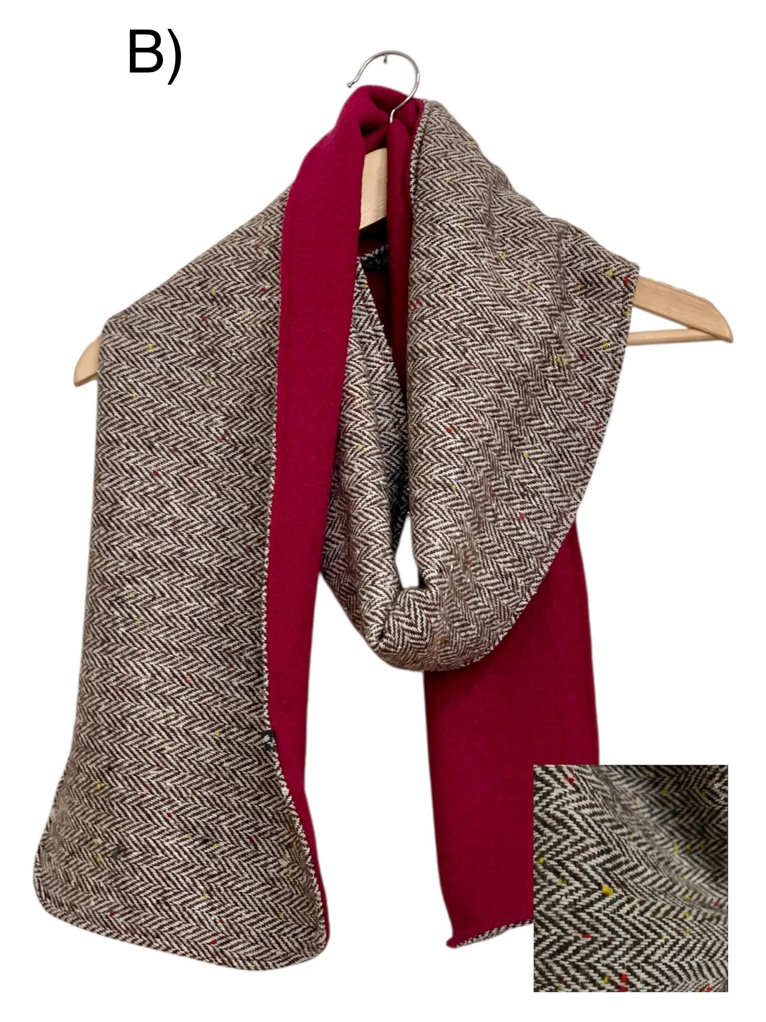 Foulard motif chevron beige brun couleurs rouge jaune doublé tricot fushia fait main Quebec.jpg