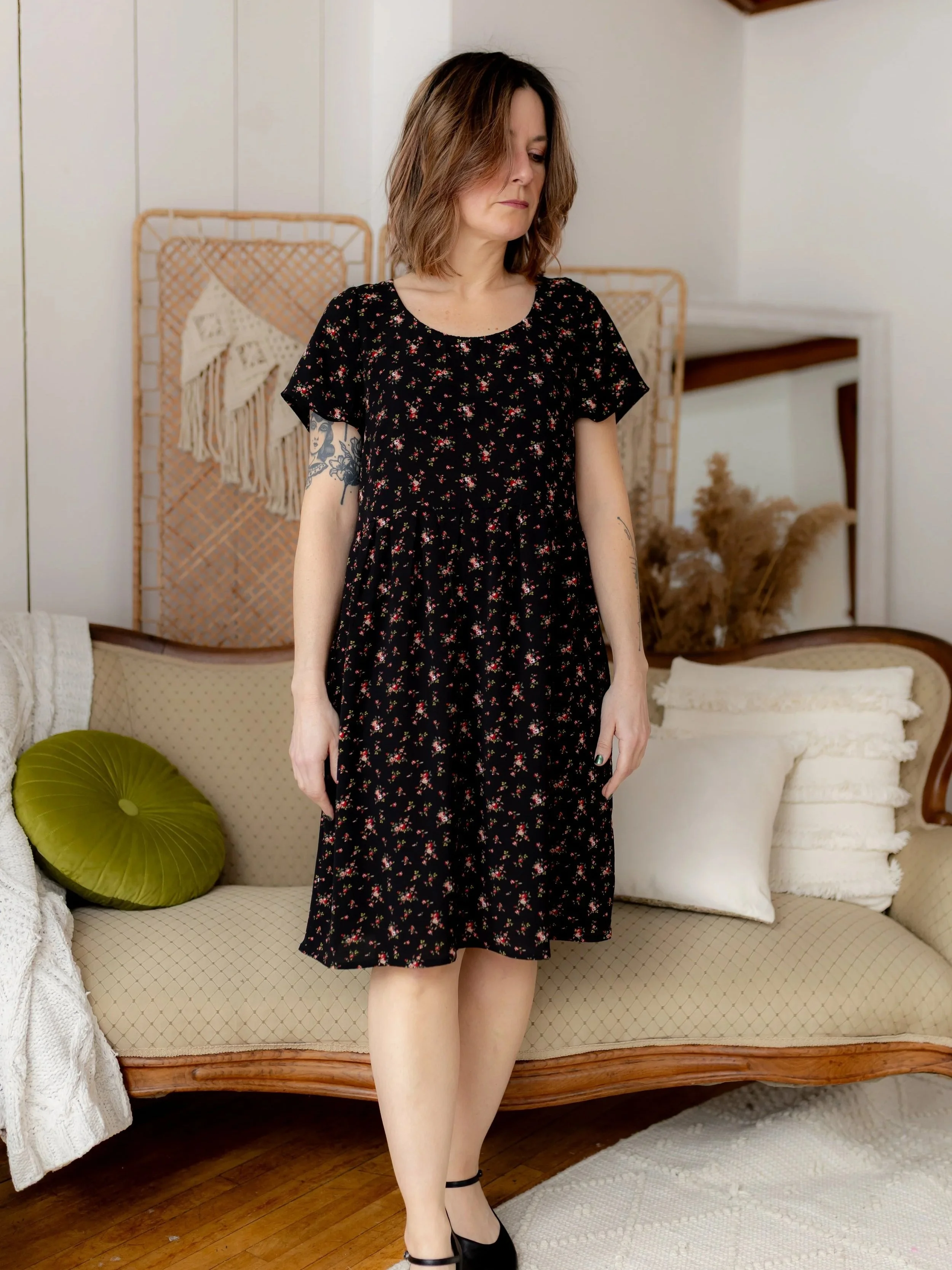Robe+babydoll+longue+fleuri+noir+tissu+fluide+l%C3%A9ger.1.jpg