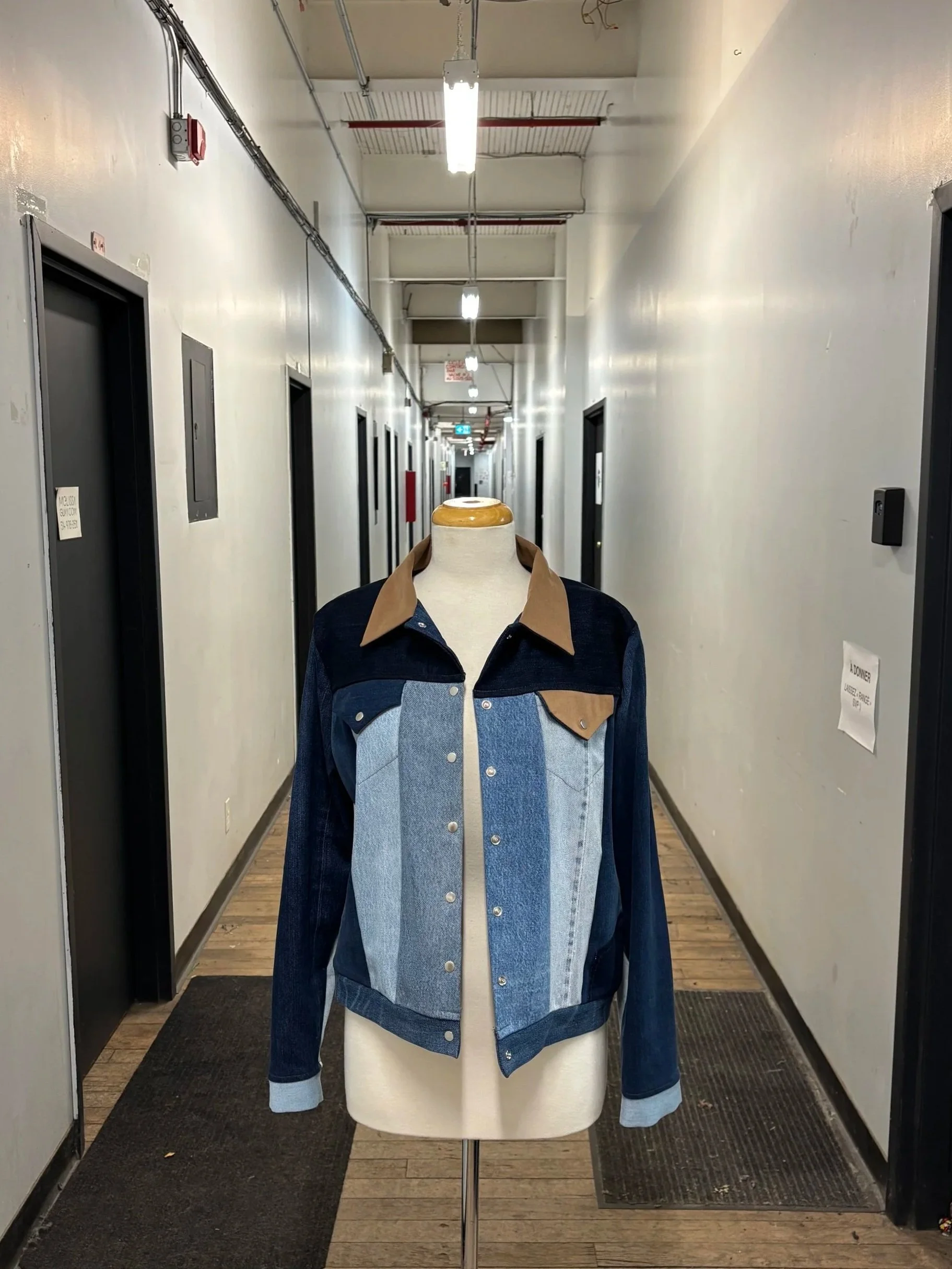 Veste+colorblock+denim+recycl%C3%A9+look+boxy+bleu+beige.6.jpg