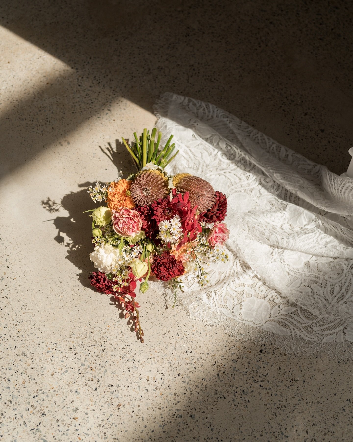 If I could post every photo from Georgia &amp; Nathan&rsquo;s wedding I absolutely would! This is a little moment for the amazing vendors of this spectacular day 🥰 can&rsquo;t wait to show you more @georgiamcmurdo 
.
.
.
.
.
@graceandflo.florist @ha
