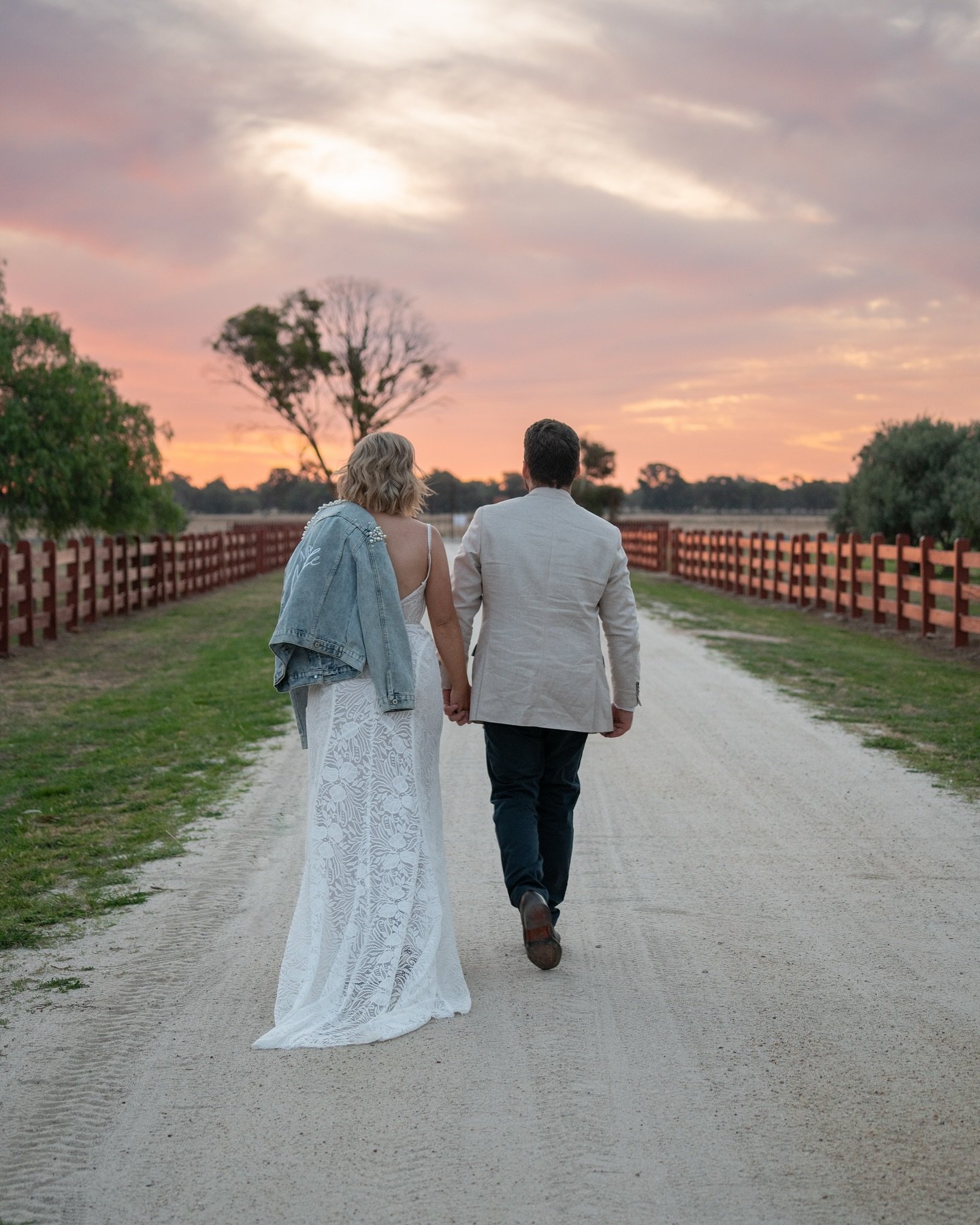 Forever reminiscing 🥰
.
.
.
.
.
#echucaphotographer #weddingphotographer