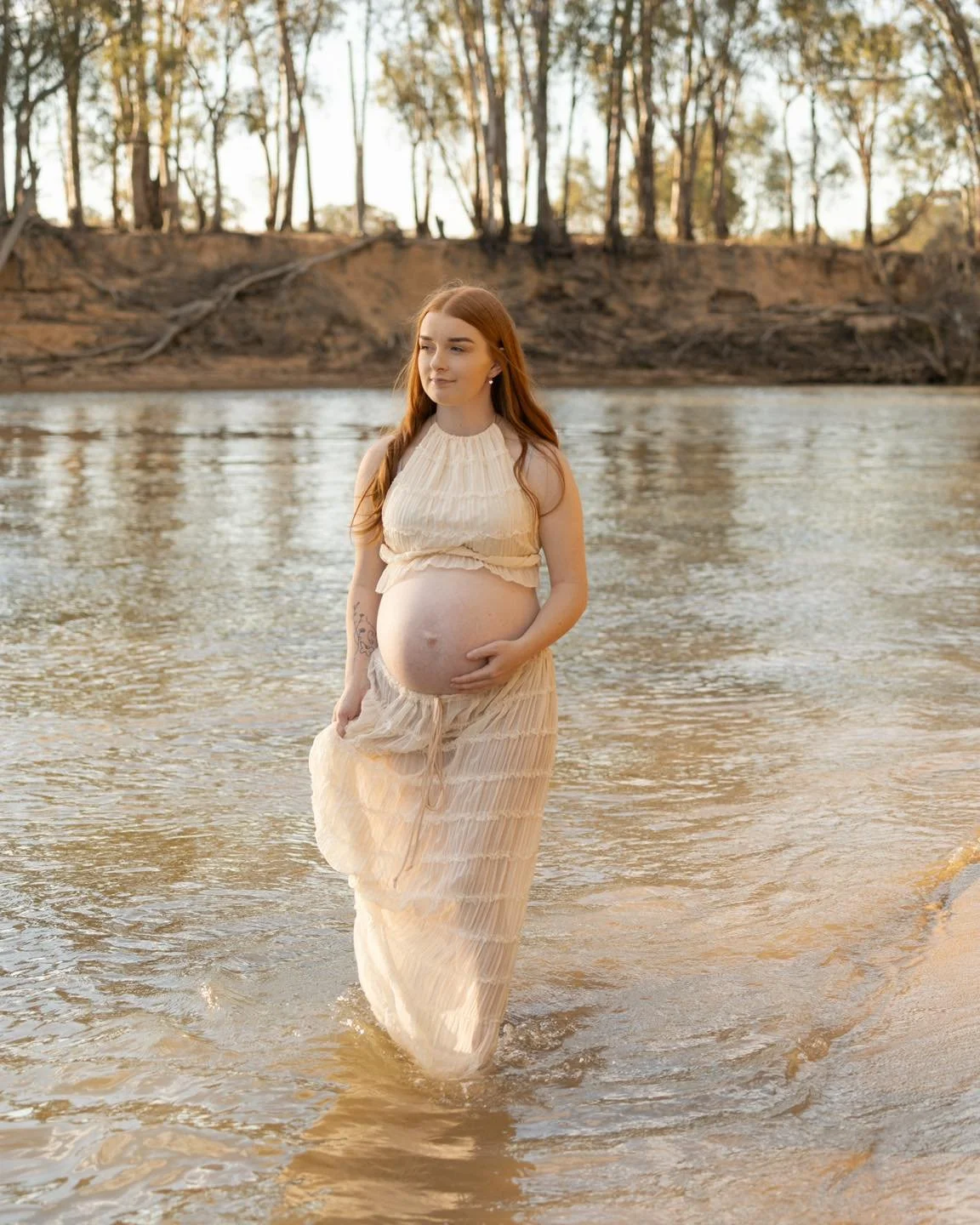 I absolutely adore Maternity sessions. Especially when I am on my own motherhood journey, I cannot believe I am coming into my final weeks of pregnancy. 
.
.
.
.
.
.
#newborn #maternityphotography #newbornphotography #sunsetphotography #echucaphotogr