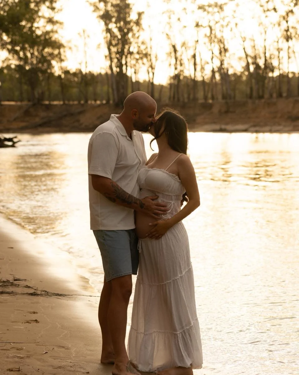 Post 3. Gosh I can&rsquo;t wait to meet your baby 🤍
.
.
.
.
.
#newborn #maternityphotography #newbornphotography #sunsetphotography #echucaphotographer #maternity #photography