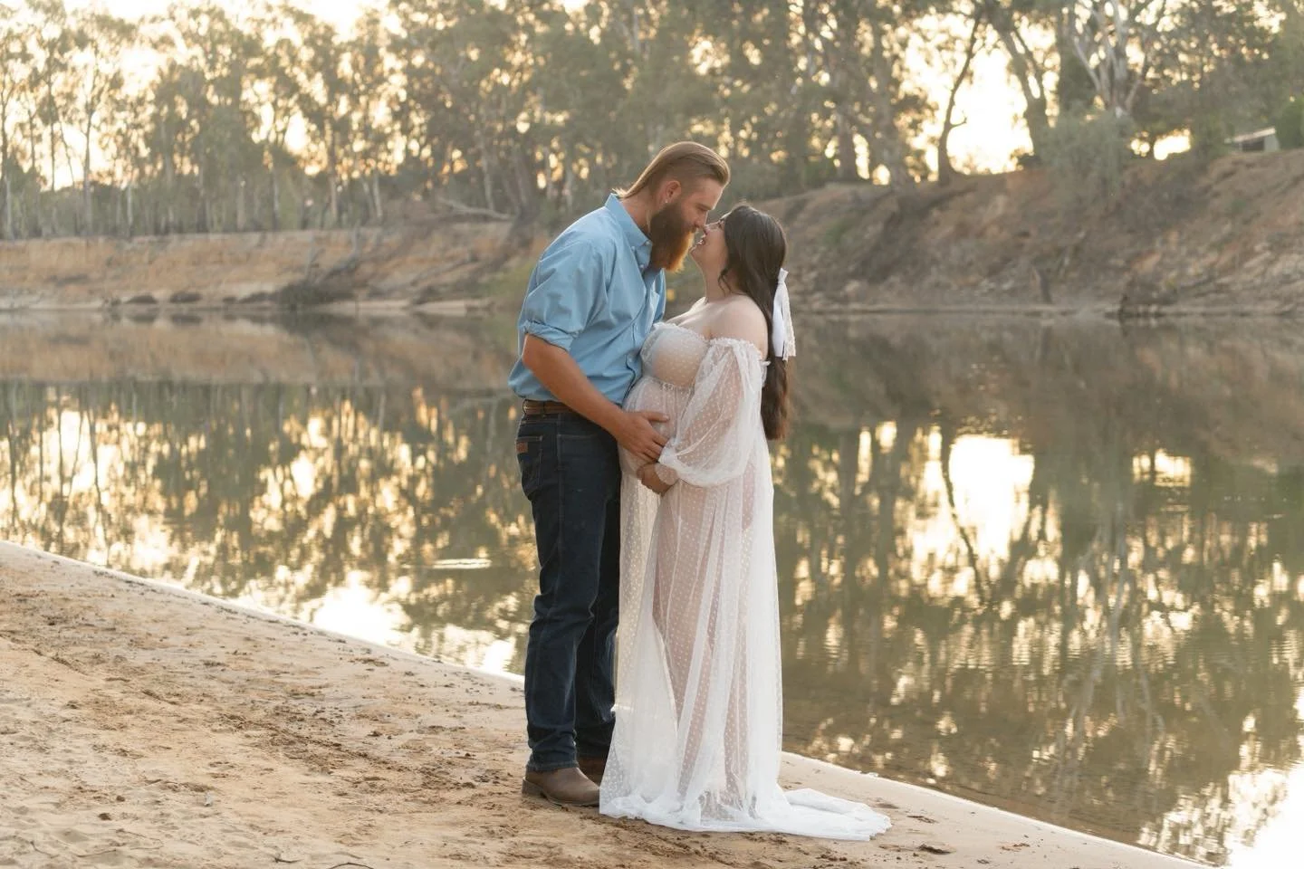 I definitely look at maternity photos in such a different way since having little Rupert 🤍 I haven&rsquo;t figured out what this feeling is but I love maternity and newborns even more now. 
.
.
.
.
#newborn #maternityphotography #newbornphotography 