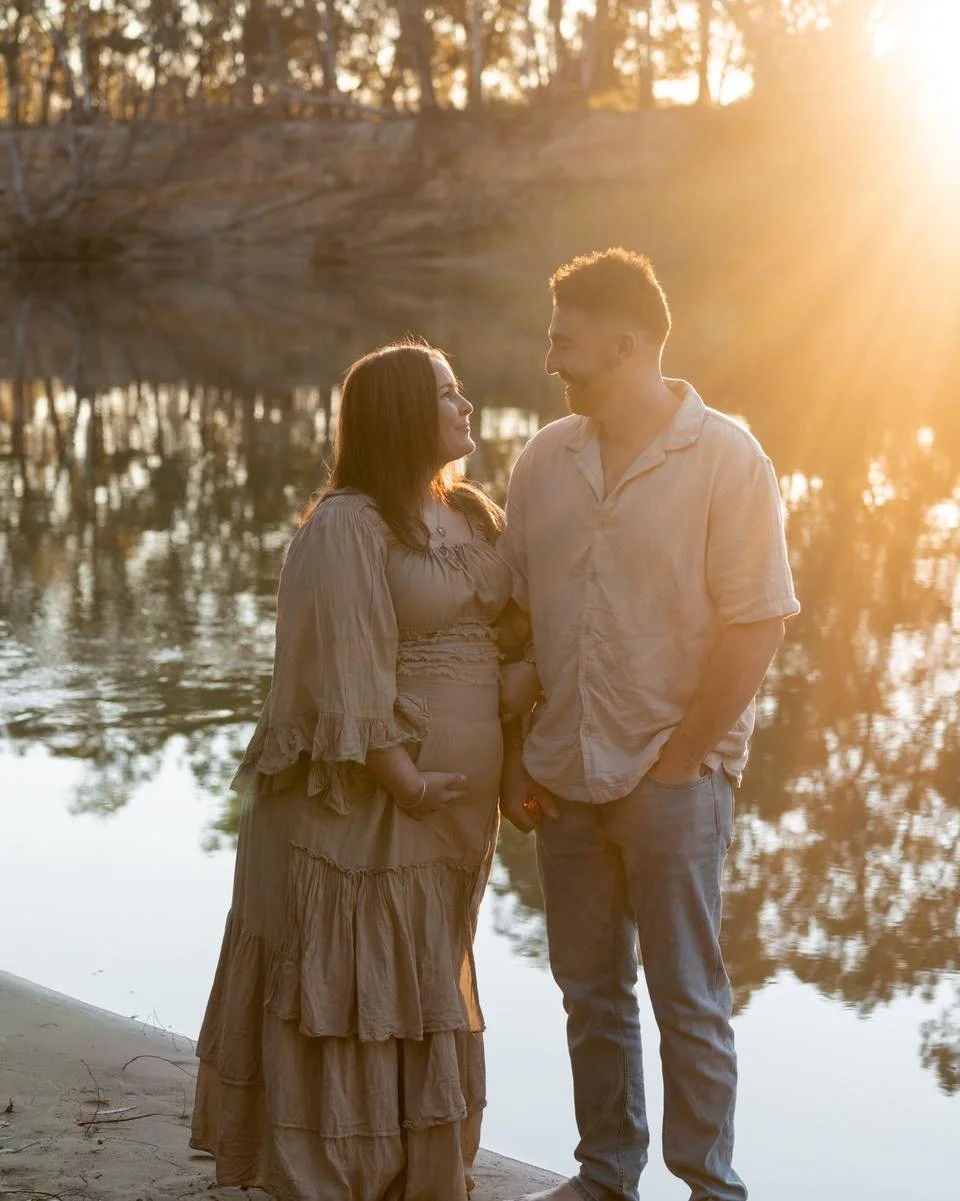 The sun was particularly golden this session. Not long to go until I meet your beautiful baby! X 
.
.
.
.
.
#newborn #maternityphotography #newbornphotography #sunsetphotography #echucaphotographer #maternity #photography