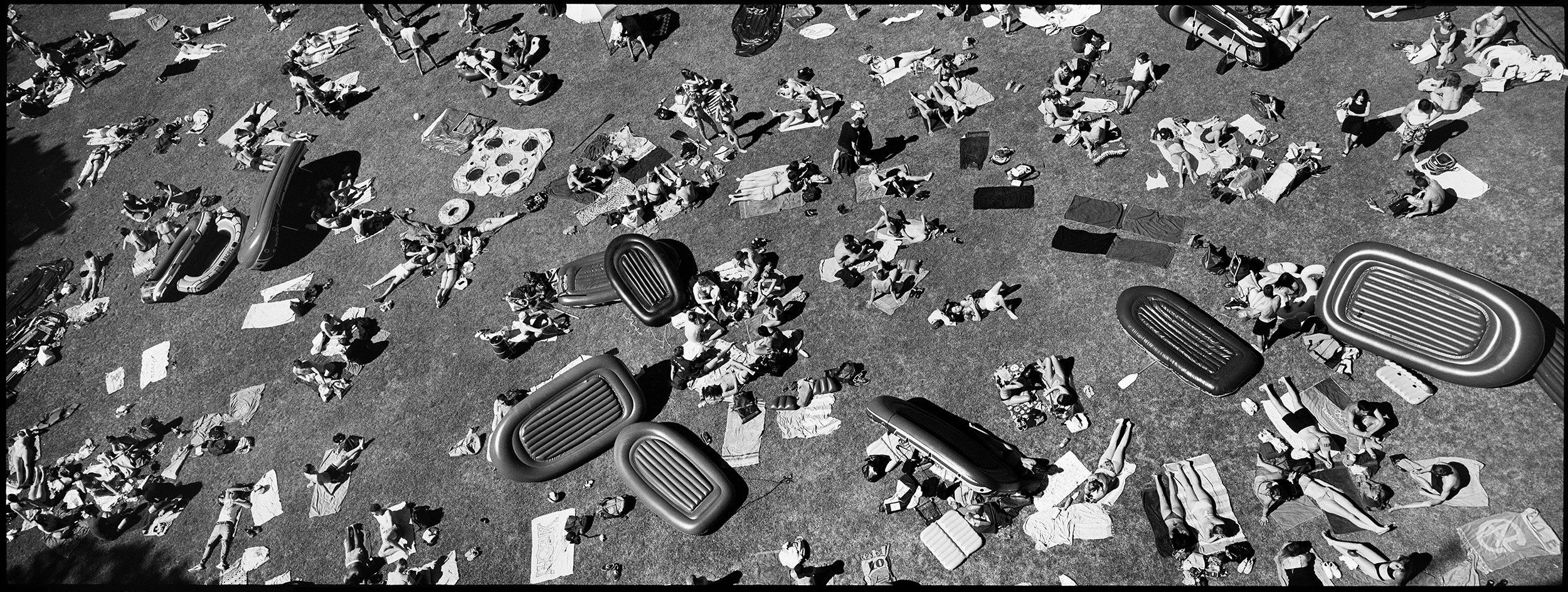 Social Distancing (Bern) / 2020