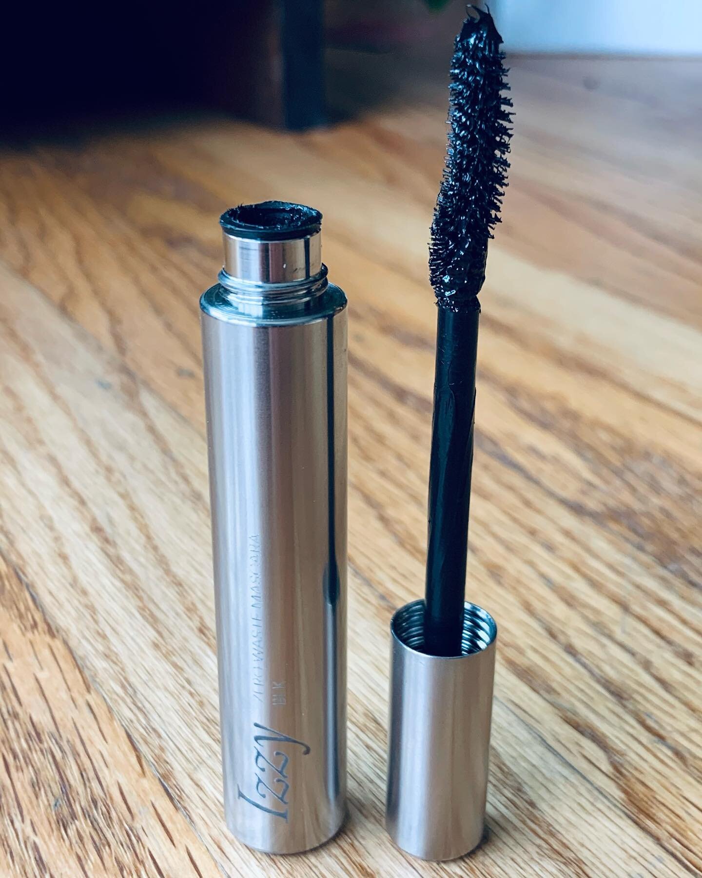 Zero waste mascara: It took me many years to find my dream mascara but I finally found it! @izzyzerowastebeauty Their stainless steel tubes are designed to be cleaned and REFILLED over 10,000 times, so you never have to throw away another mascara for