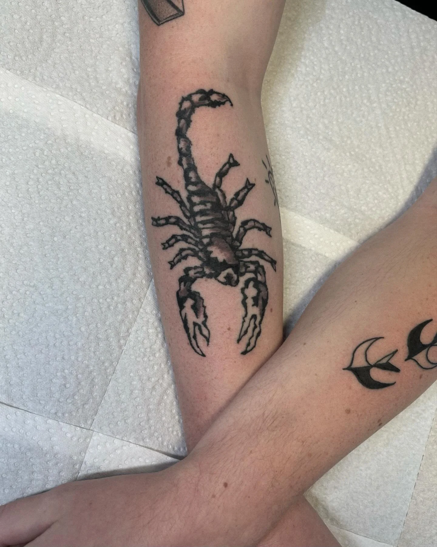 I made this forearm composition a year ago and I still really like it so I want my new followers to see it as well. Here it is! Thanks for looking and get in touch if you want to look this cool as well.