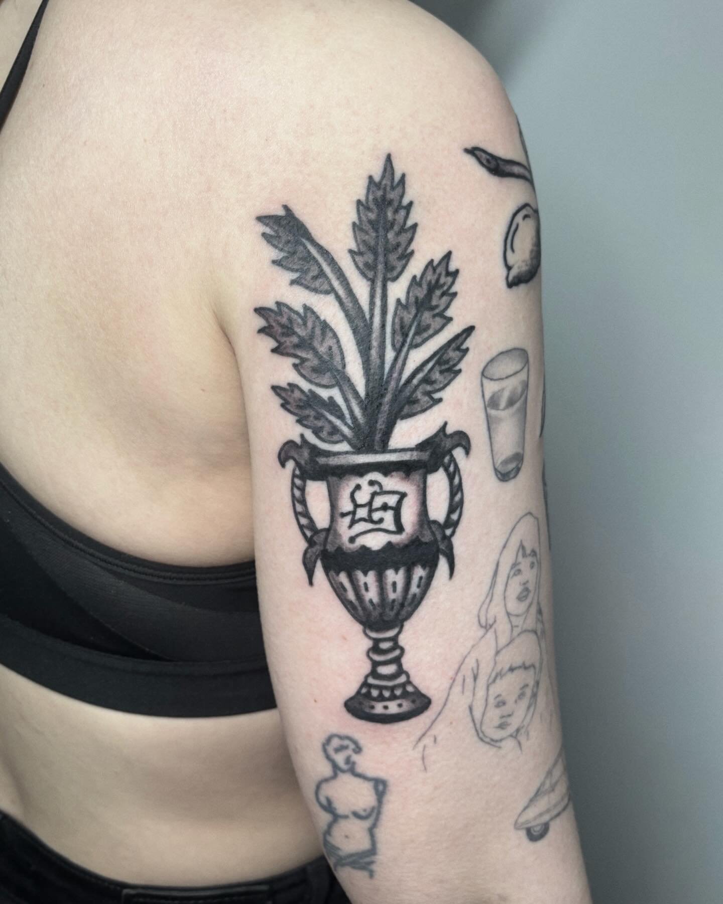 Arcane Vessel of Forgotten Botany AND also table that fits nice THANKS EVERYONE