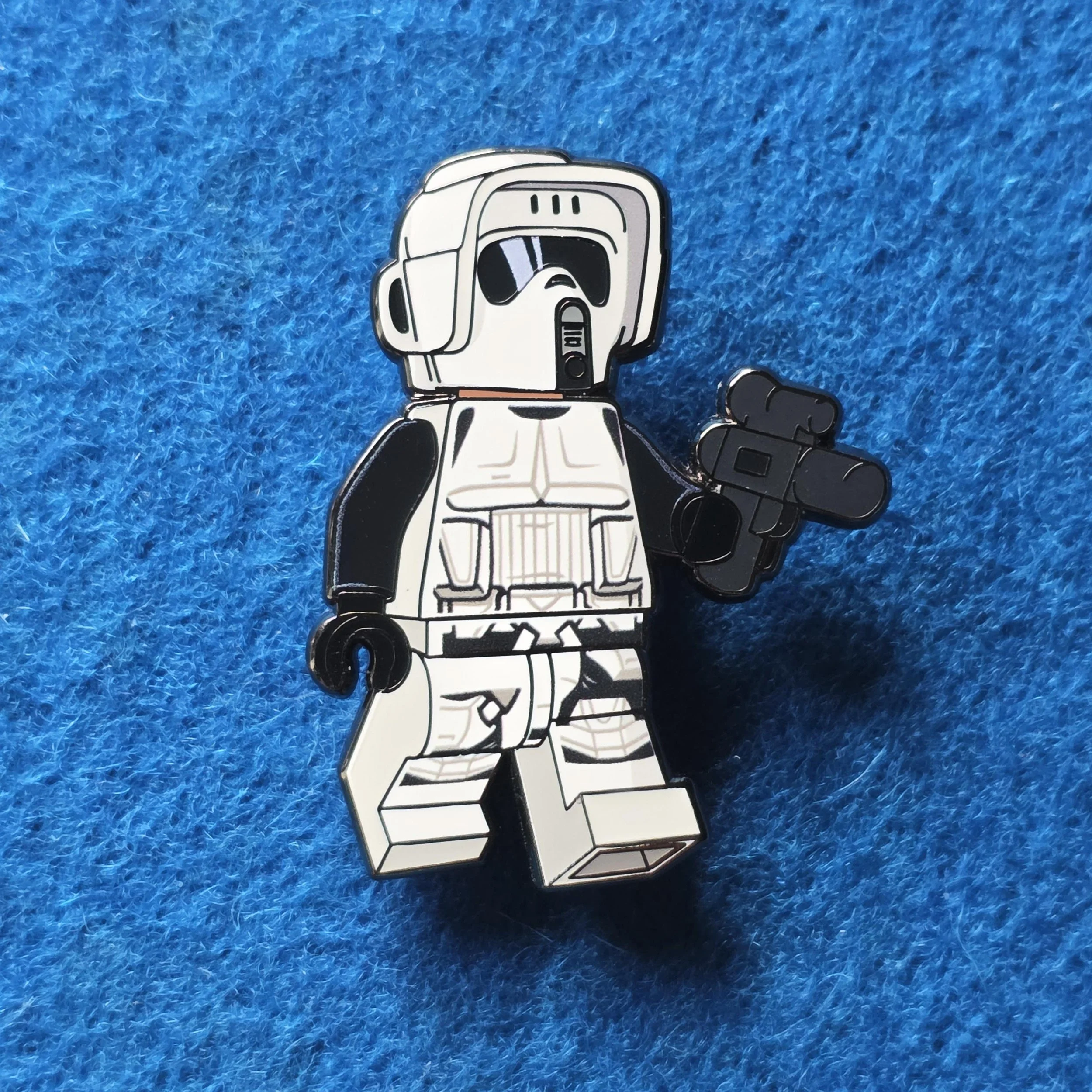 Minifig Scout front.jpg