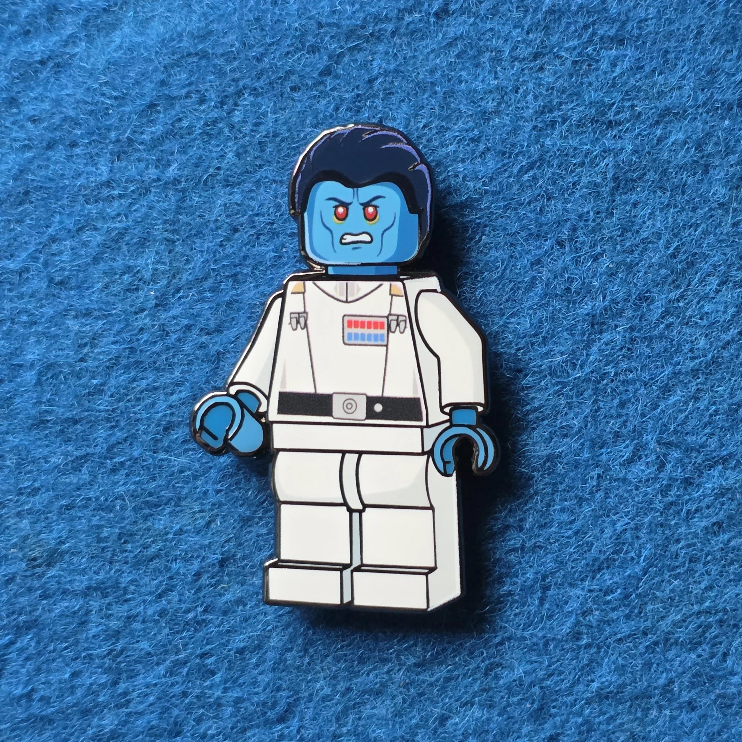 Minifig Thrawn front.jpg