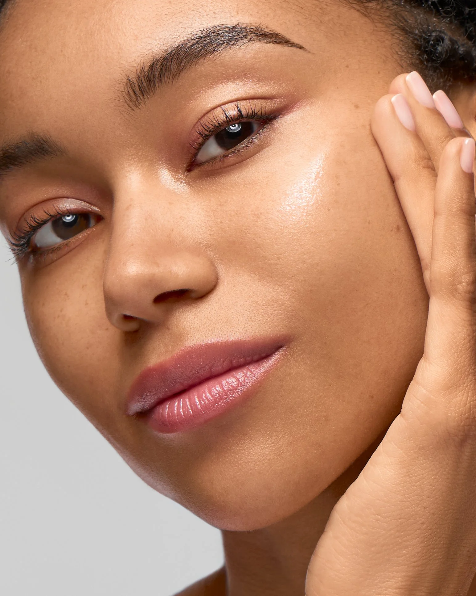GAL_model+texture-Face-Vinegar_2026_4x5.jpg