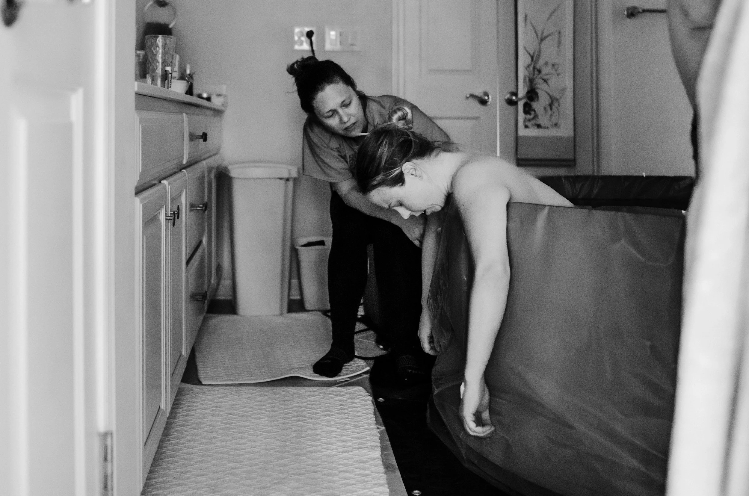 Birth Doula vs. Midwife: What’s the Difference?