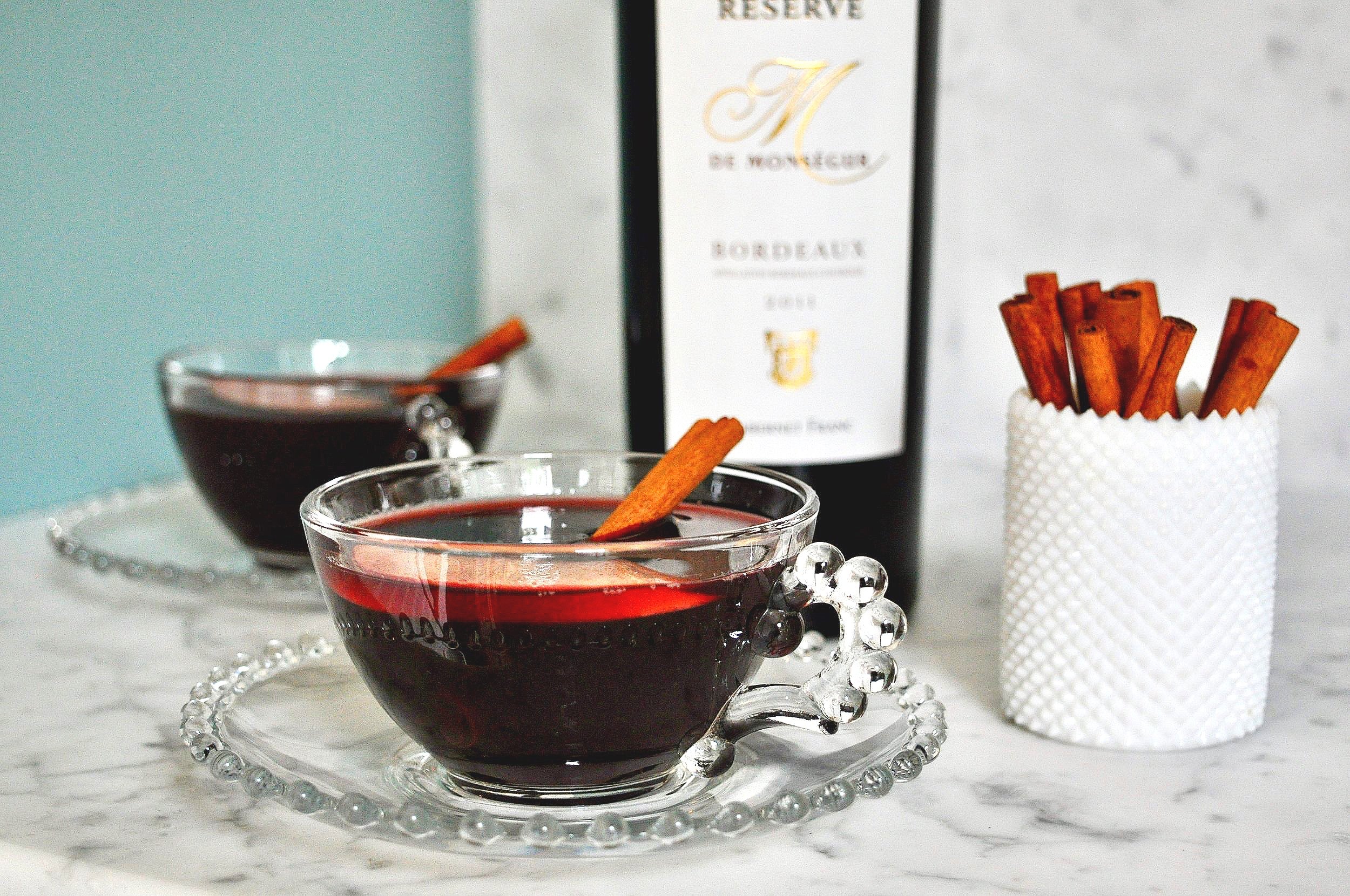 HOLIDAY SPICED MULLED WINE