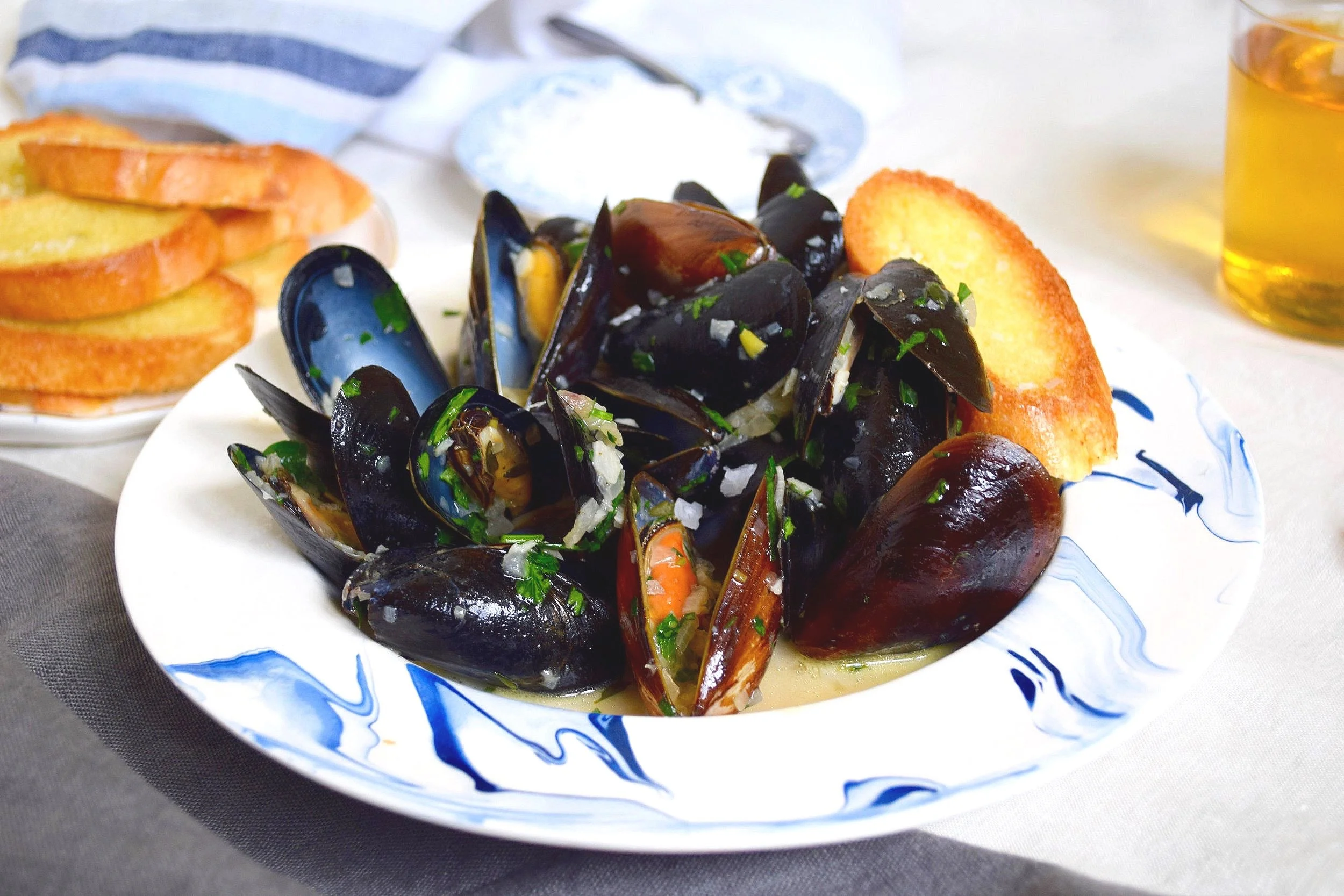 CIDER STEAMED MUSSELS
