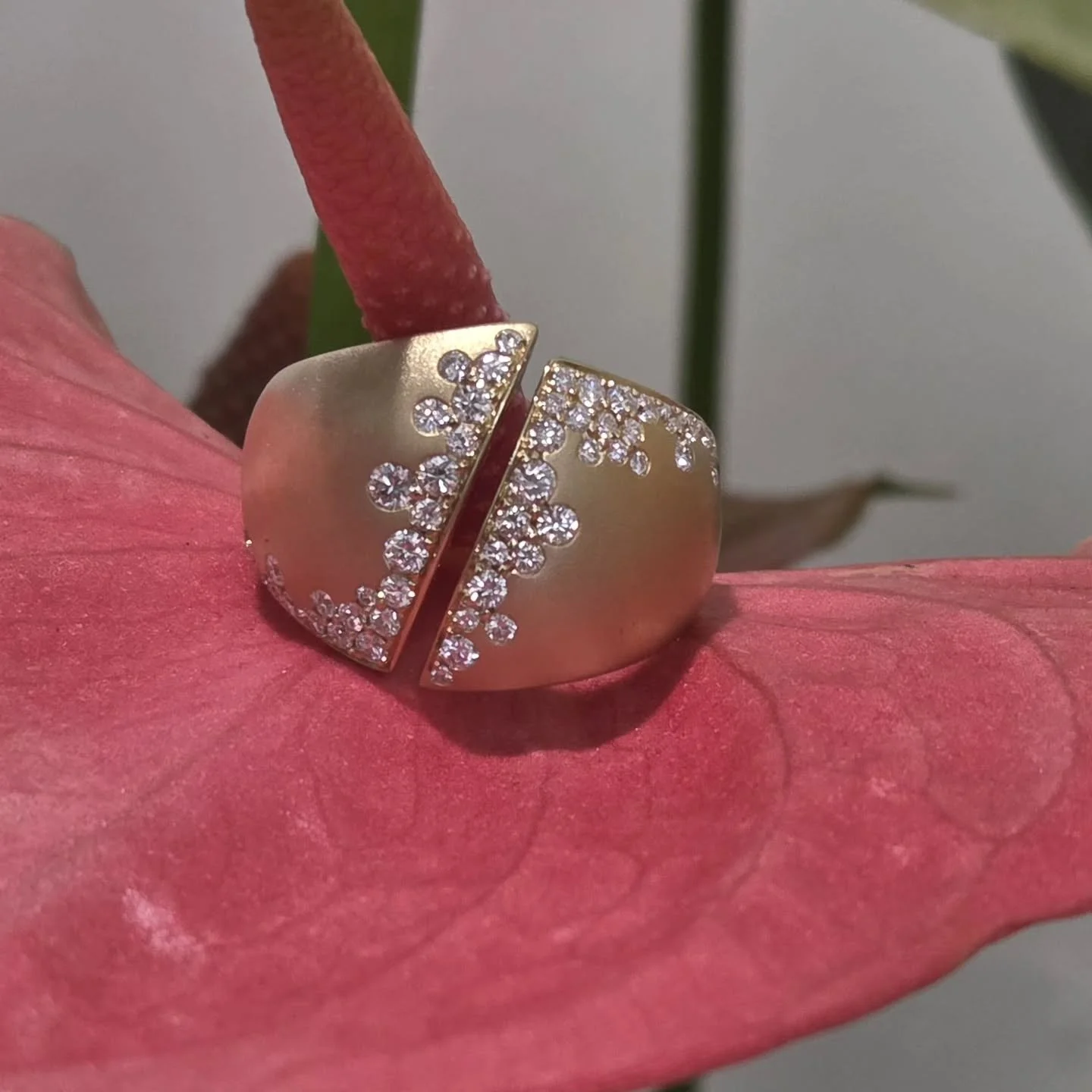 Who doesn't love gold and diamonds?