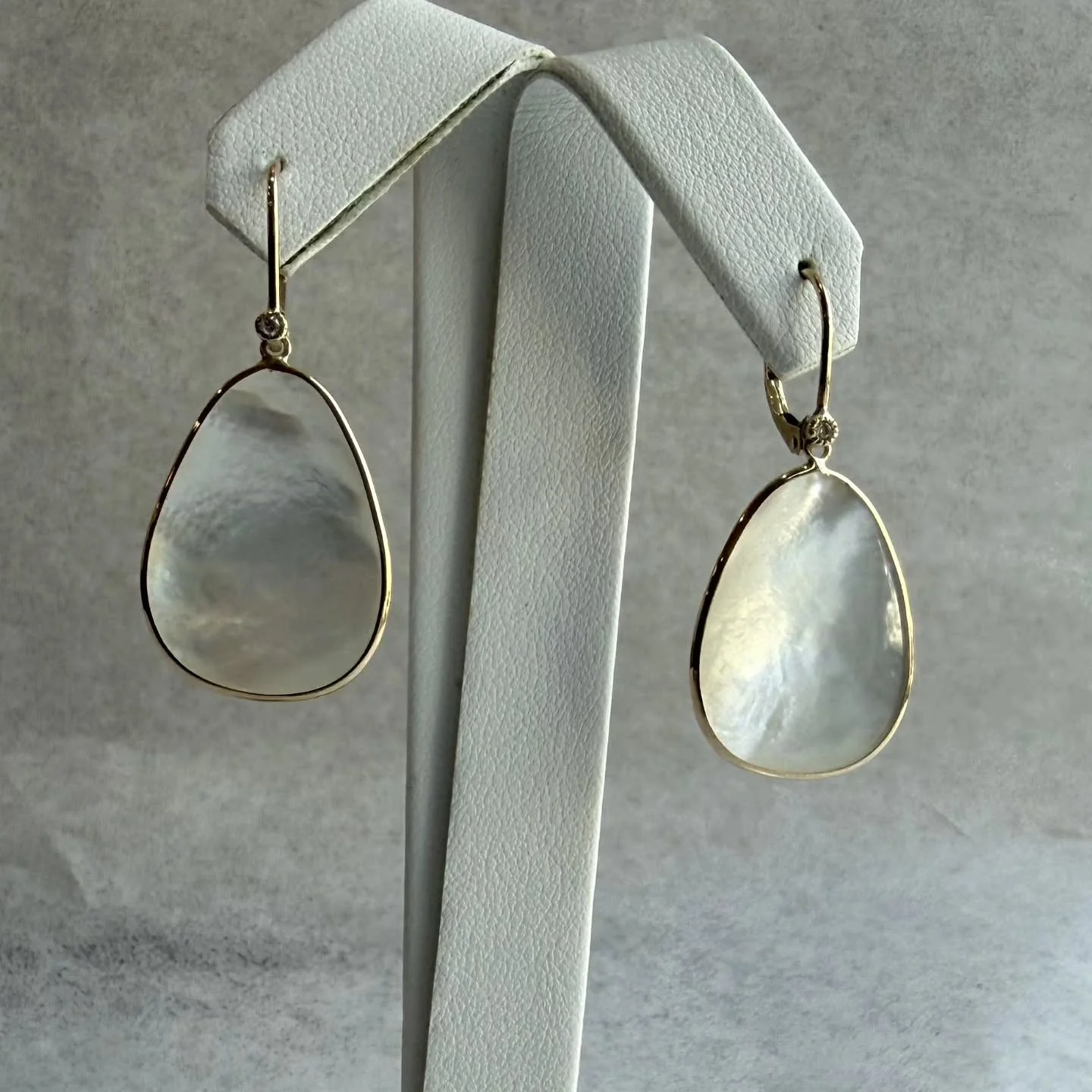 Mother of pearl with diamonds 💎