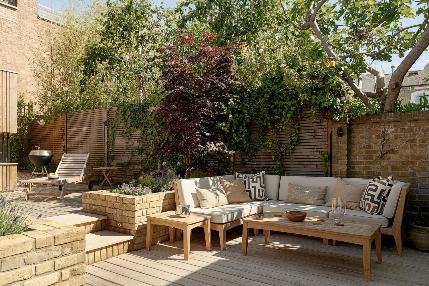 Garden seating with planting